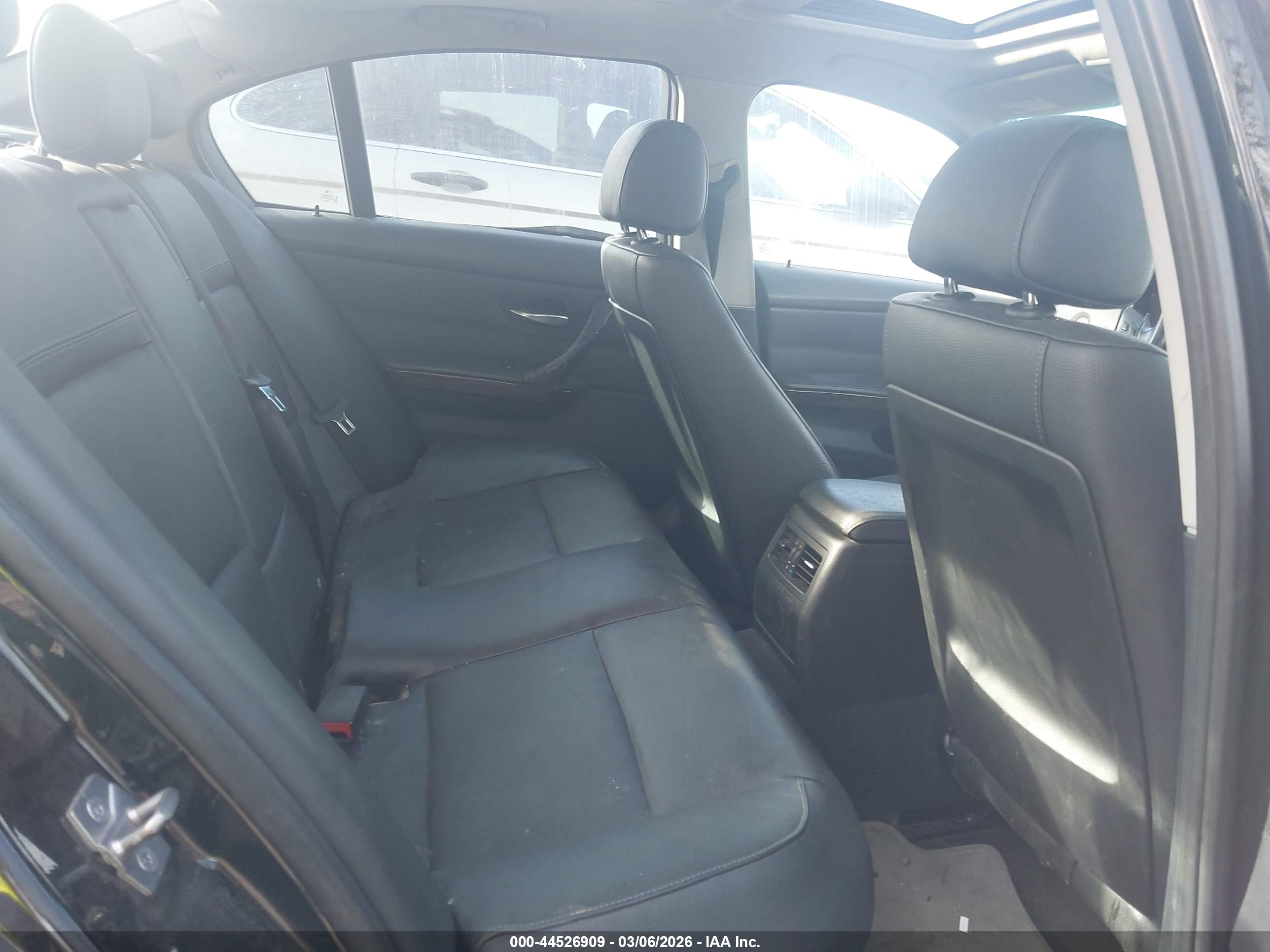BMW 328I image 8