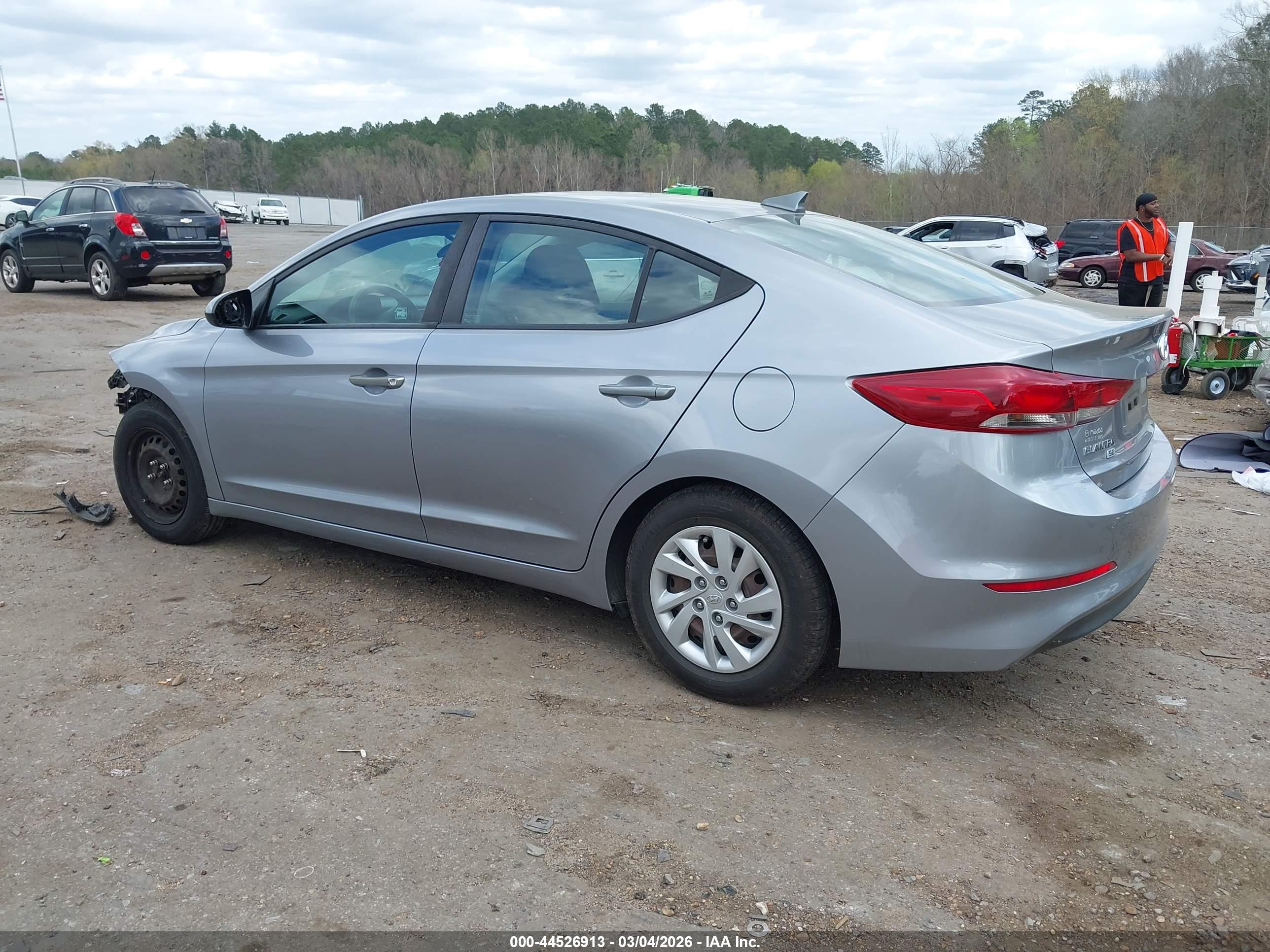 HYUNDAI ELANTRA image 3