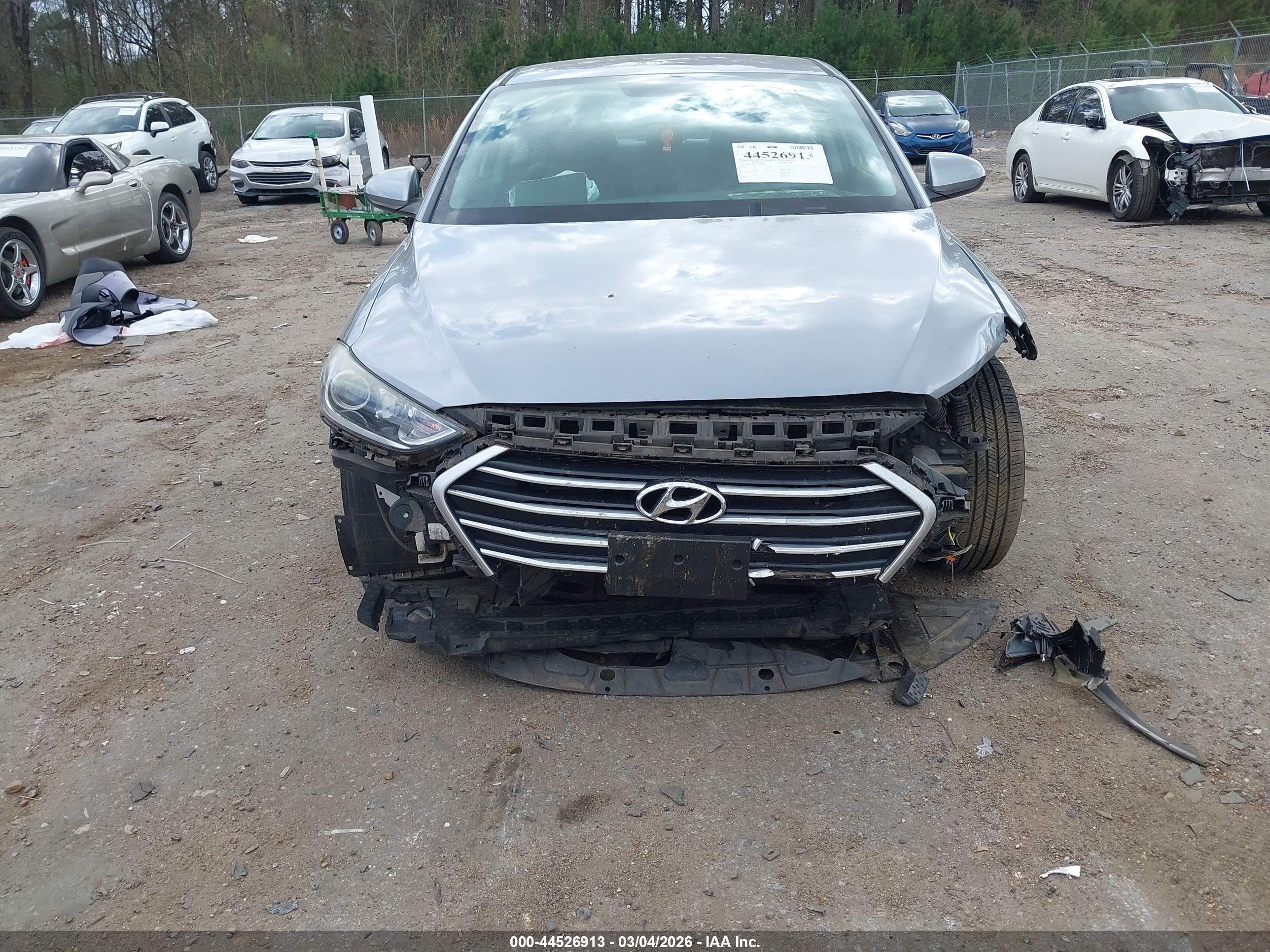 HYUNDAI ELANTRA image 6