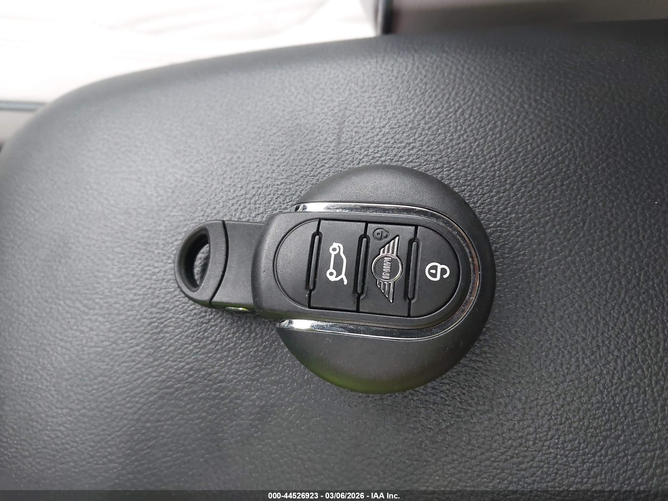 MINI COUNTRYMAN image 11