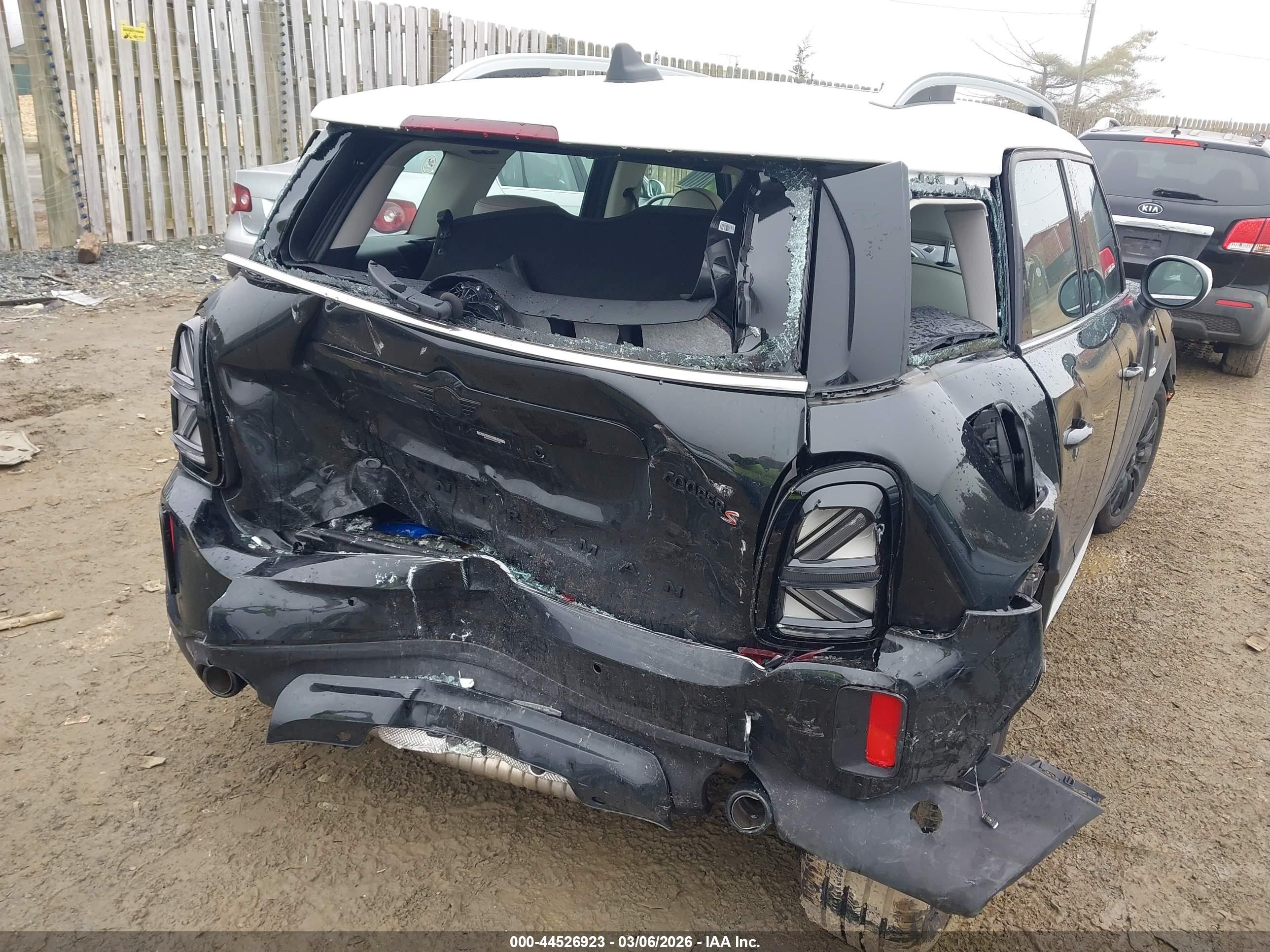MINI COUNTRYMAN image 6