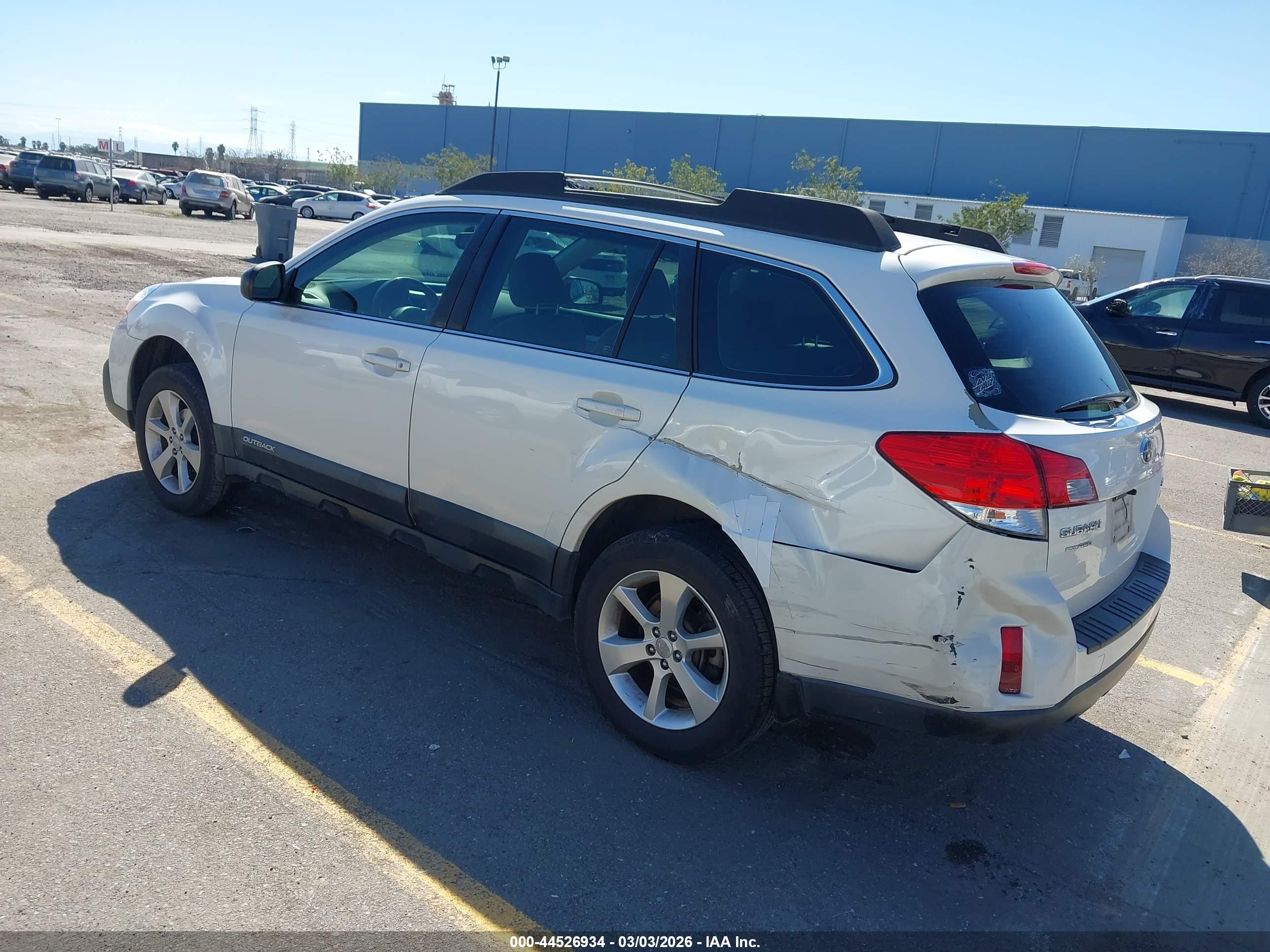 SUBARU OUTBACK image 3