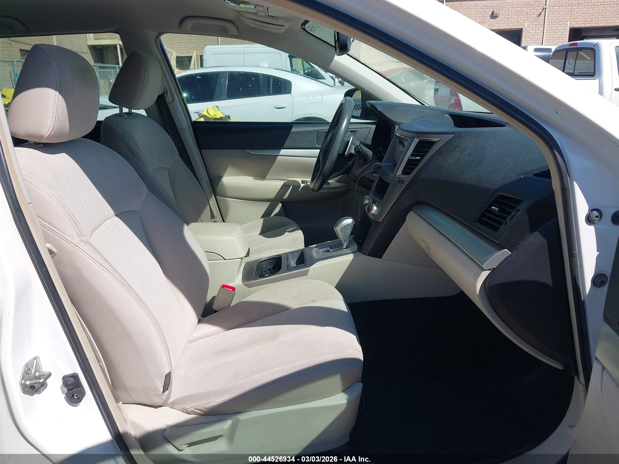 SUBARU OUTBACK image 5