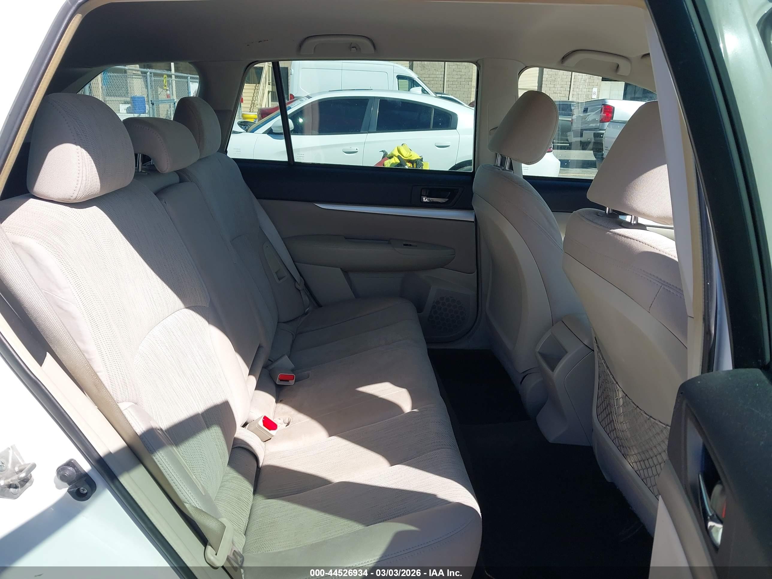 SUBARU OUTBACK image 8