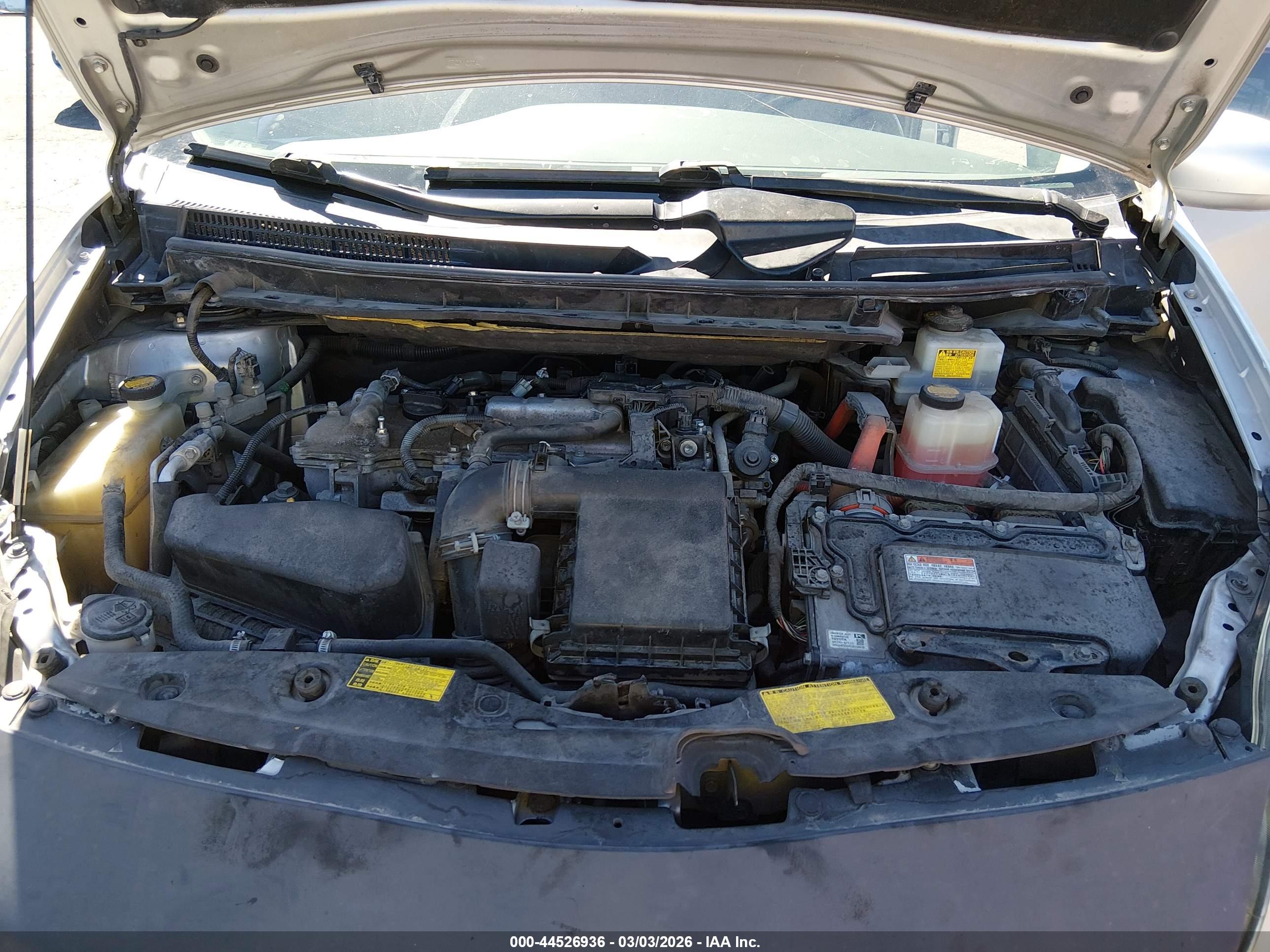TOYOTA PRIUS image 10