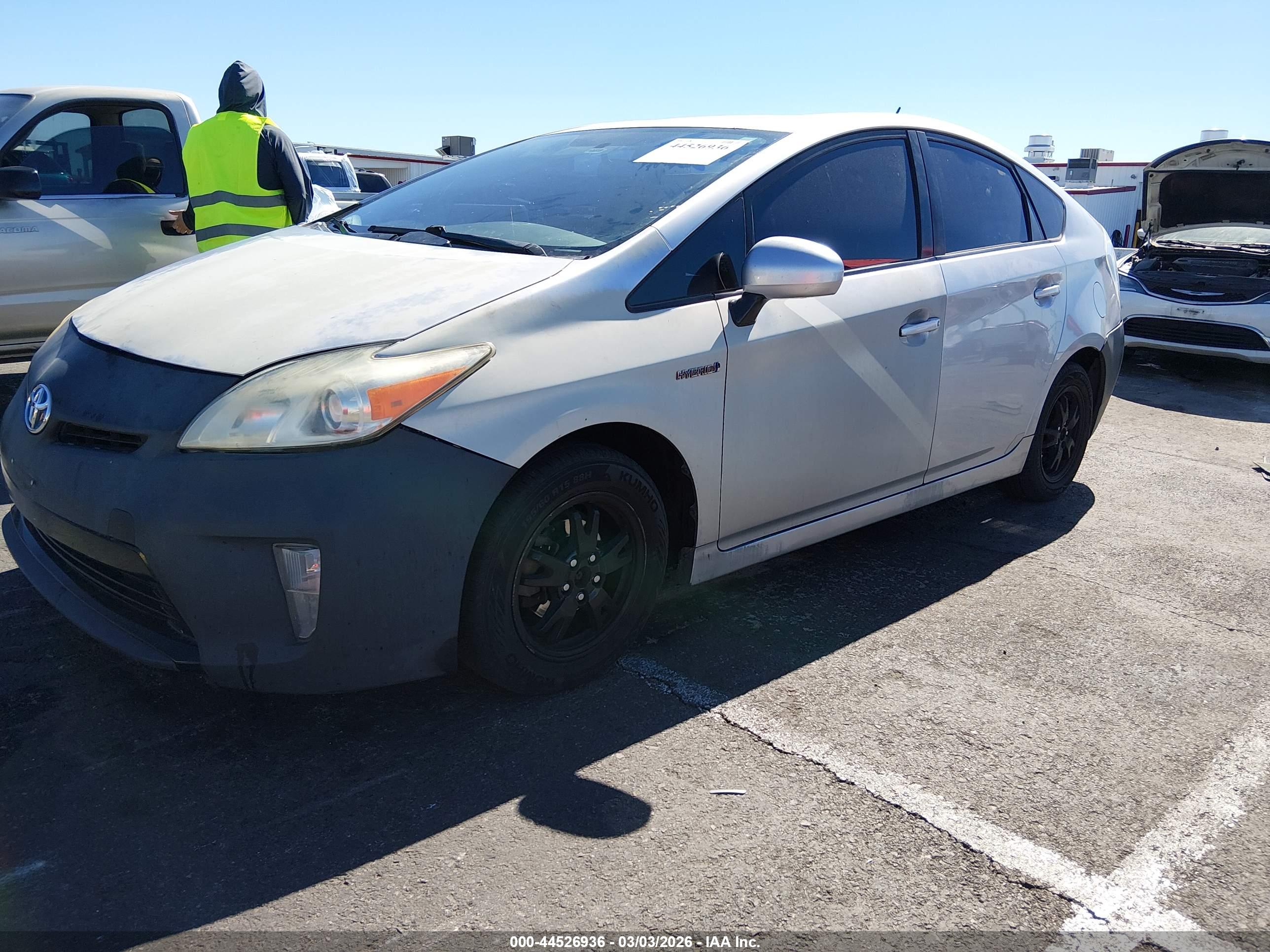 TOYOTA PRIUS image 2
