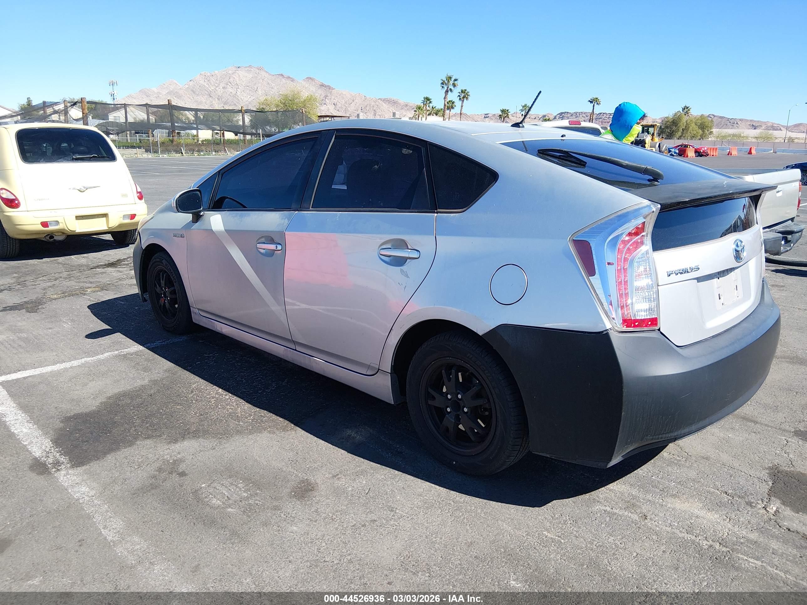 TOYOTA PRIUS image 3