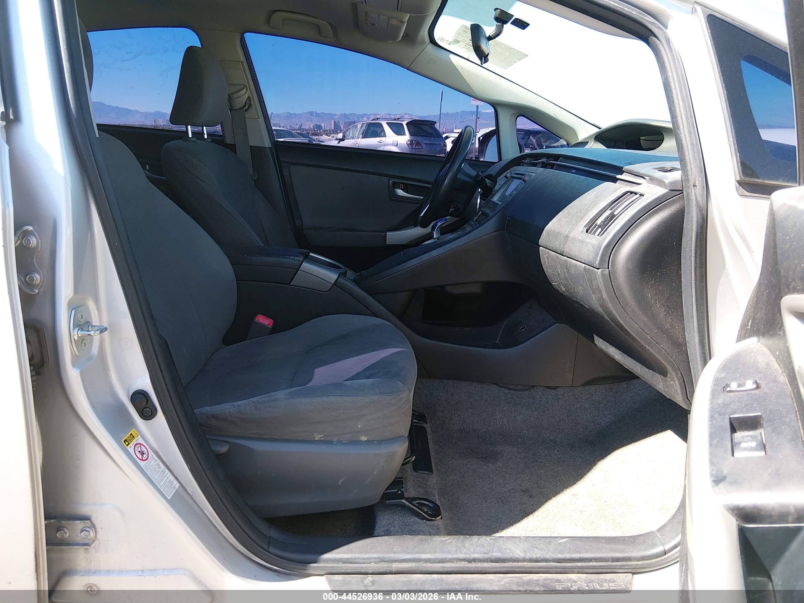 TOYOTA PRIUS image 5
