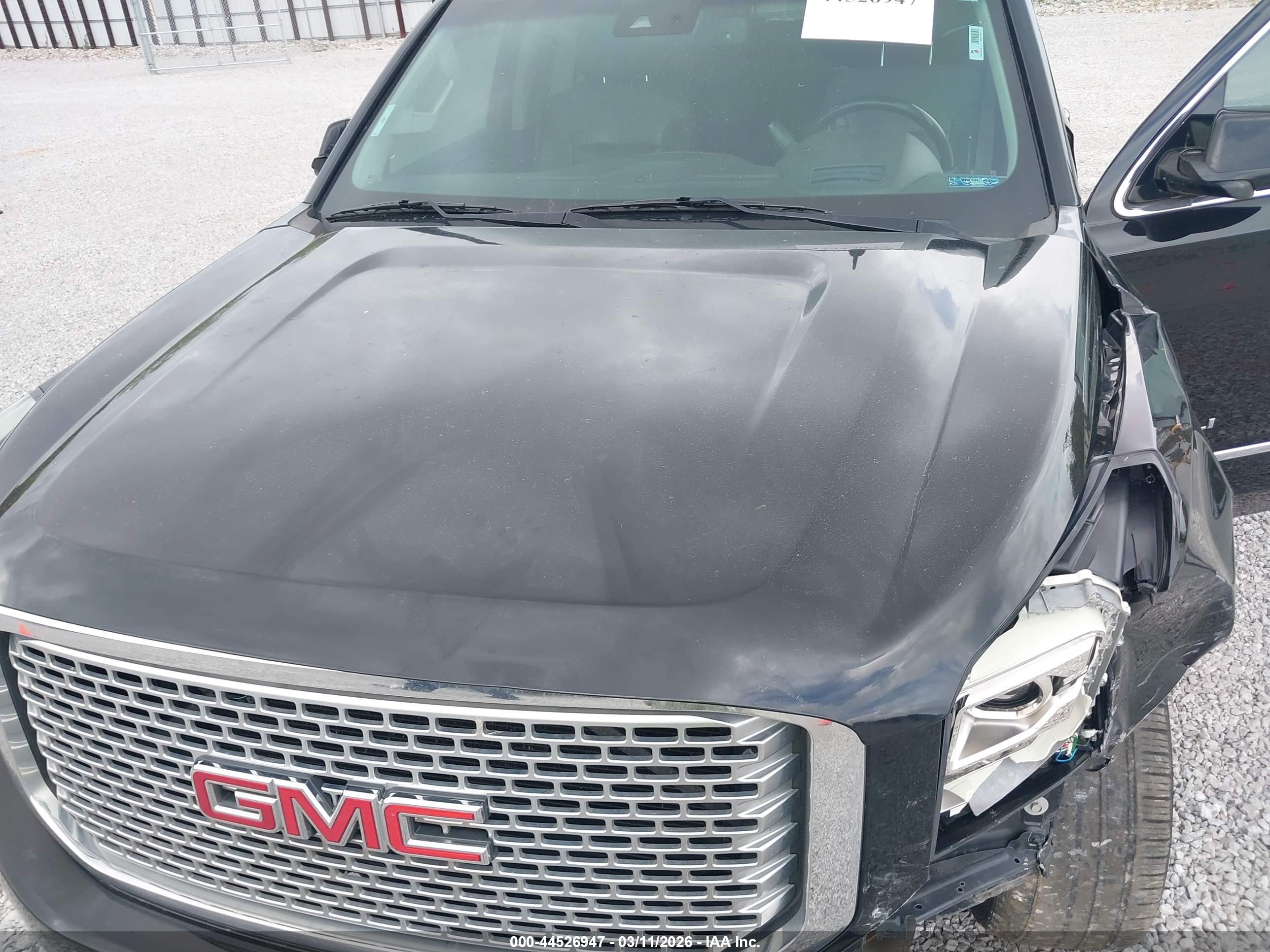 GMC YUKON image 10