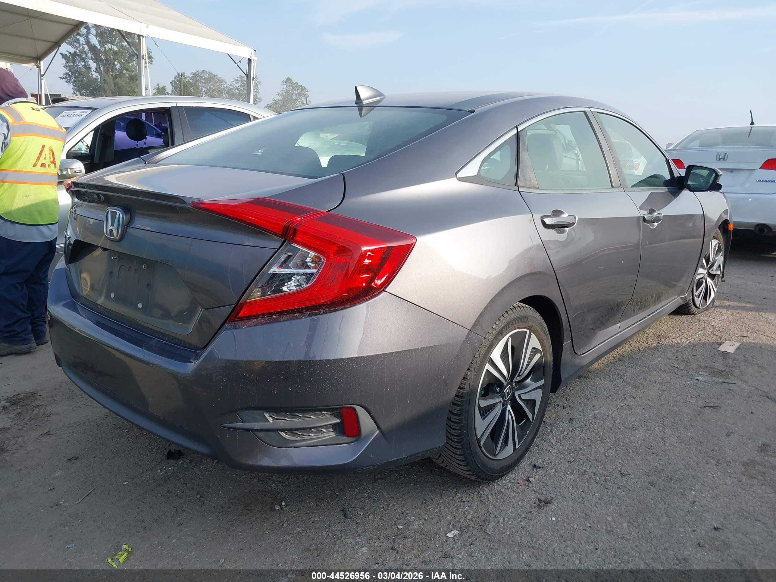 HONDA CIVIC image 4