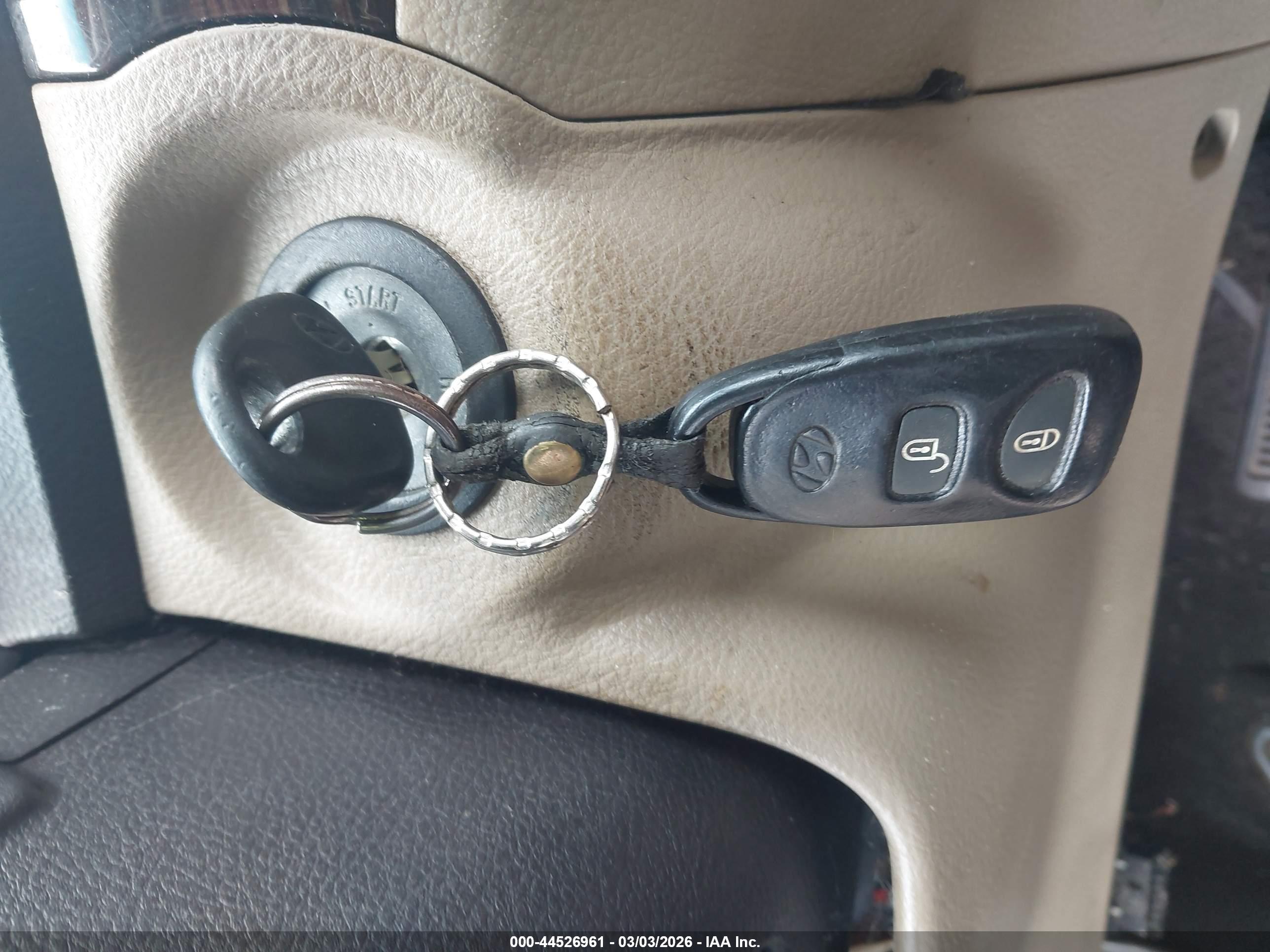 HYUNDAI SANTA image 11