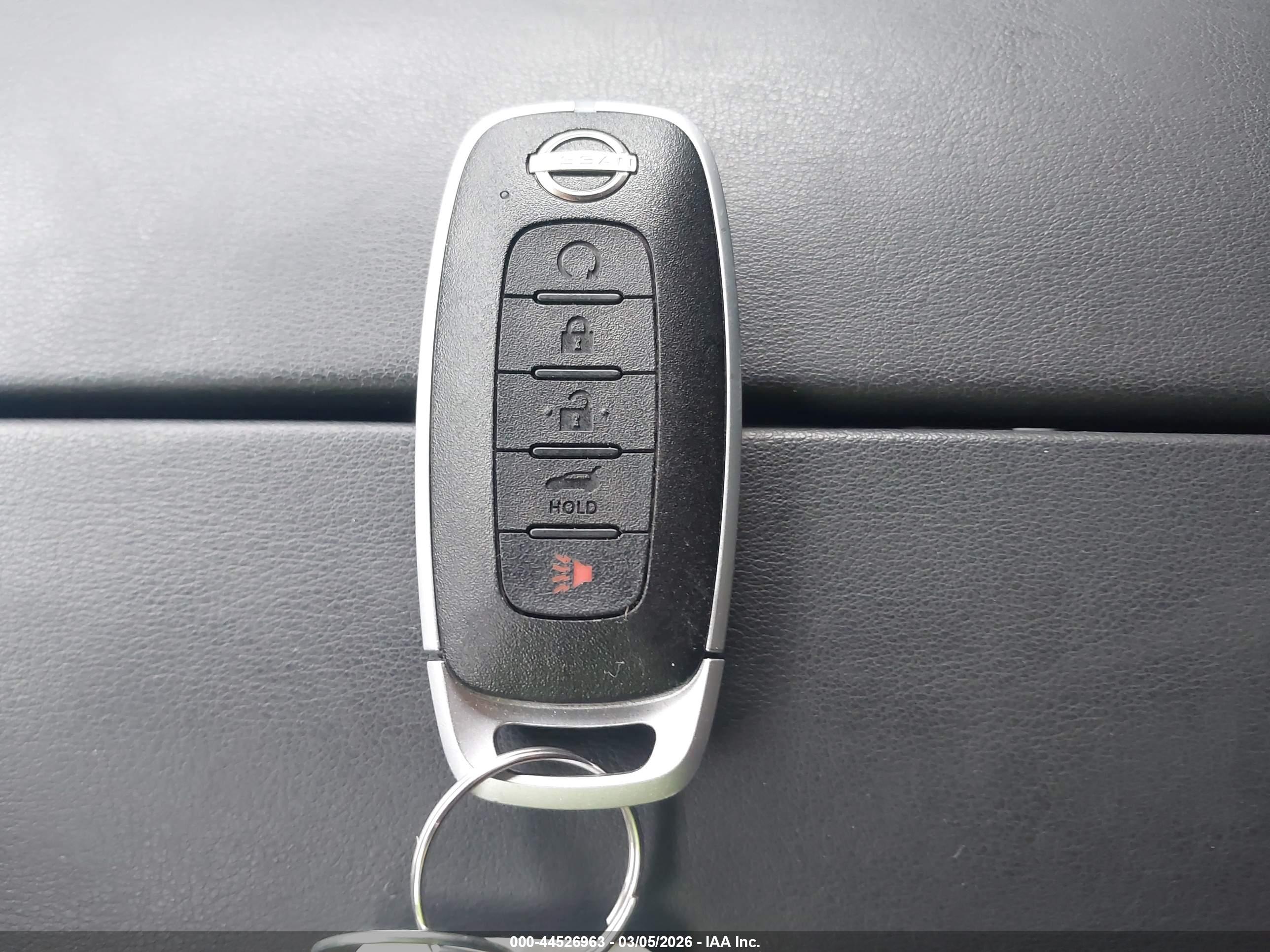 NISSAN ROGUE image 11