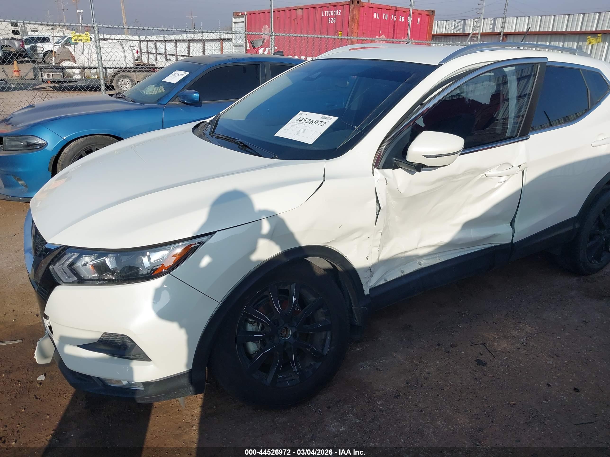 NISSAN ROGUE image 6