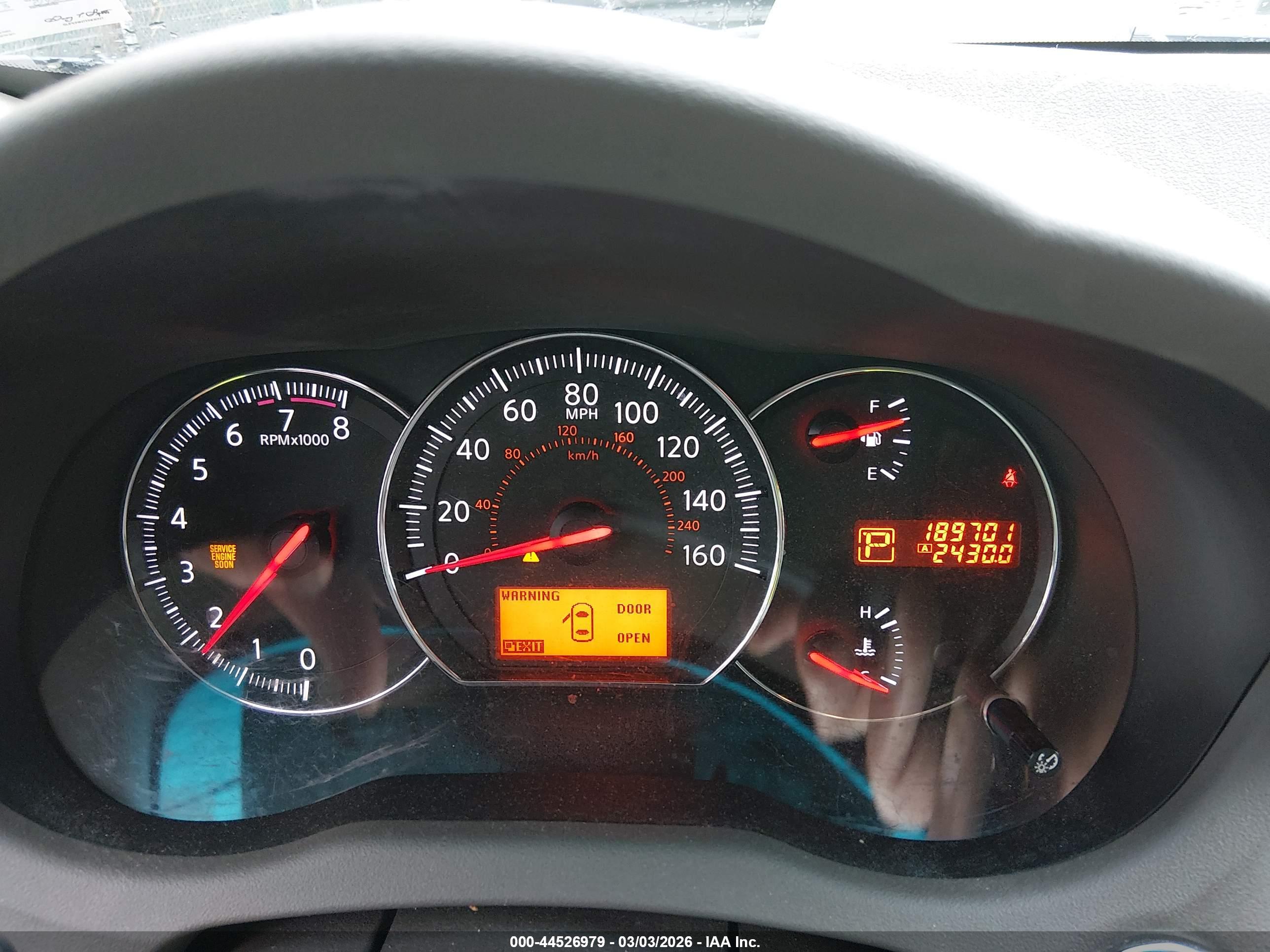 NISSAN MAXIMA image 7