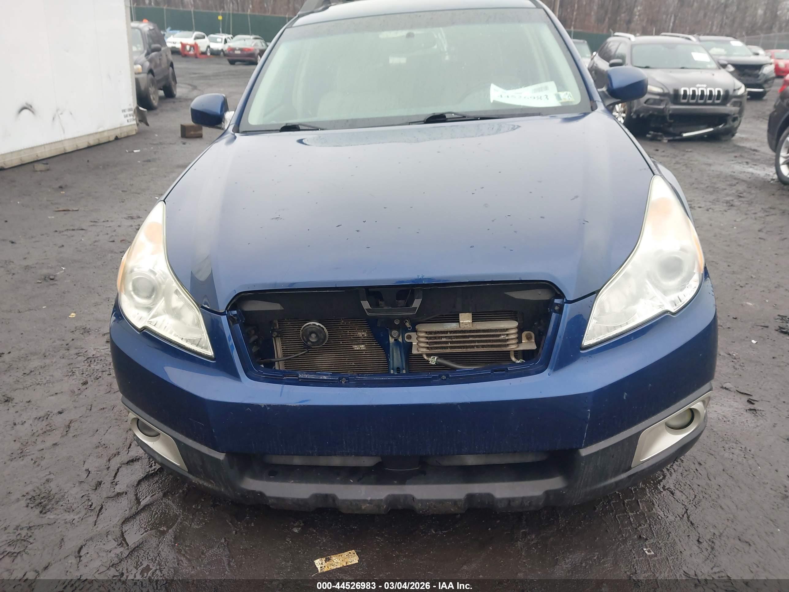 SUBARU OUTBACK image 6