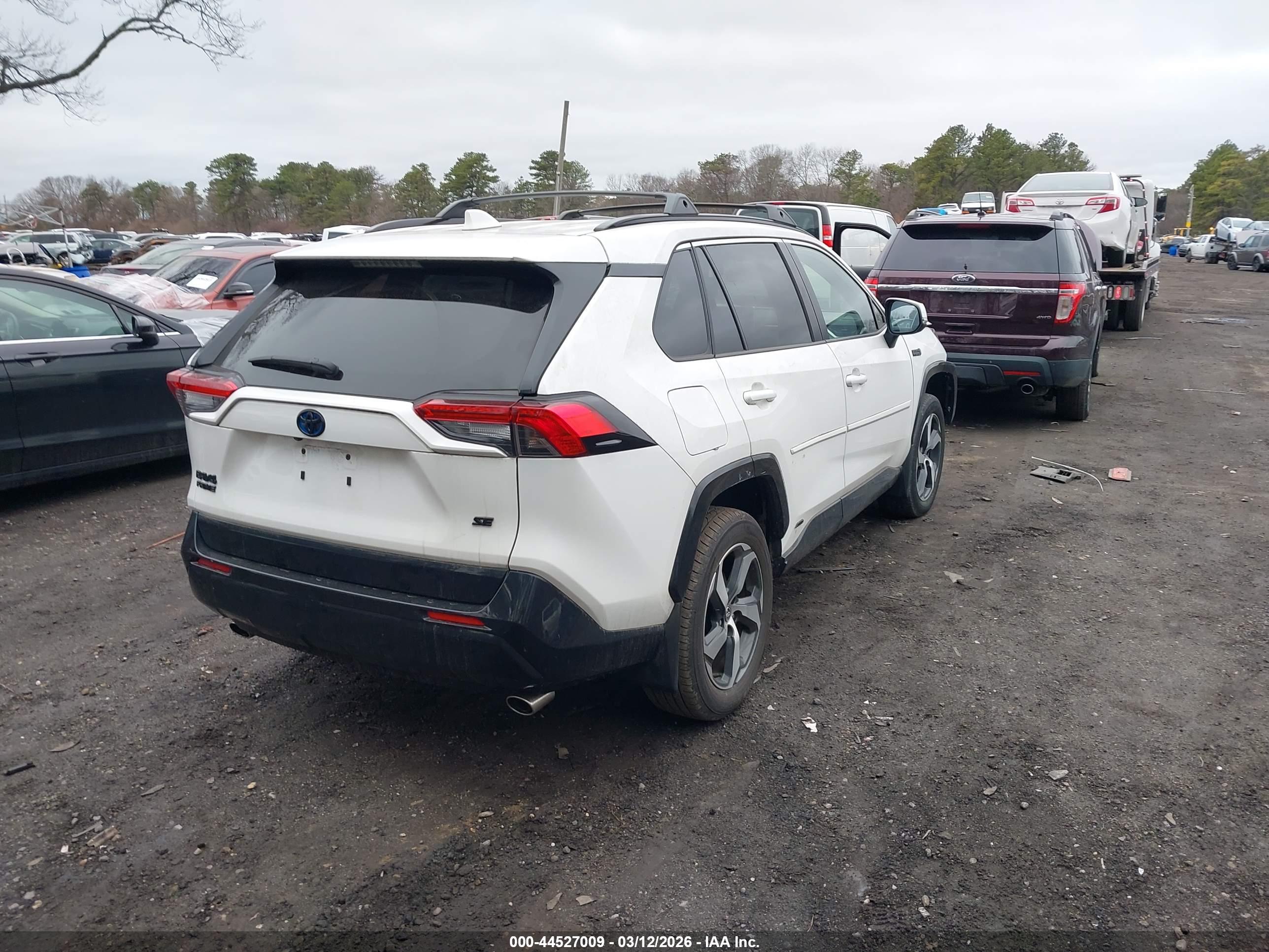 TOYOTA RAV4 image 4