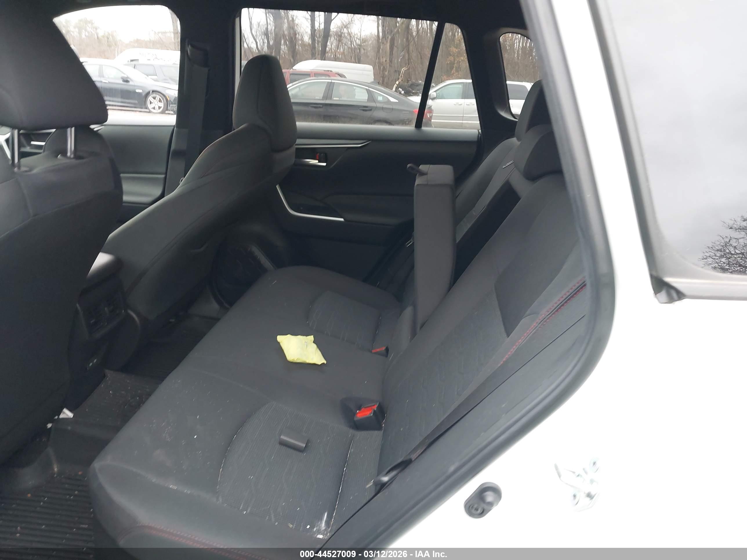 TOYOTA RAV4 image 8