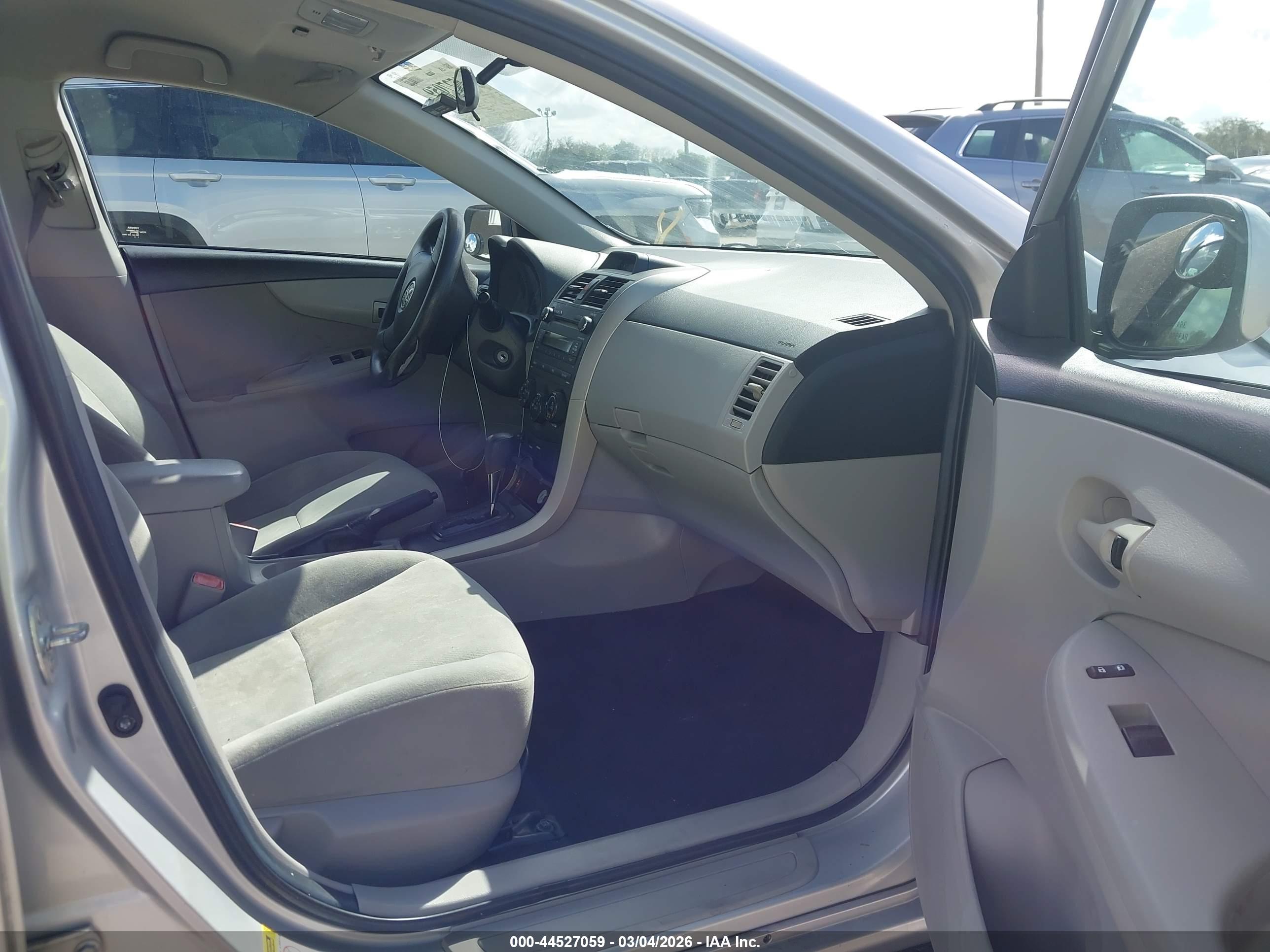 TOYOTA COROLLA image 5