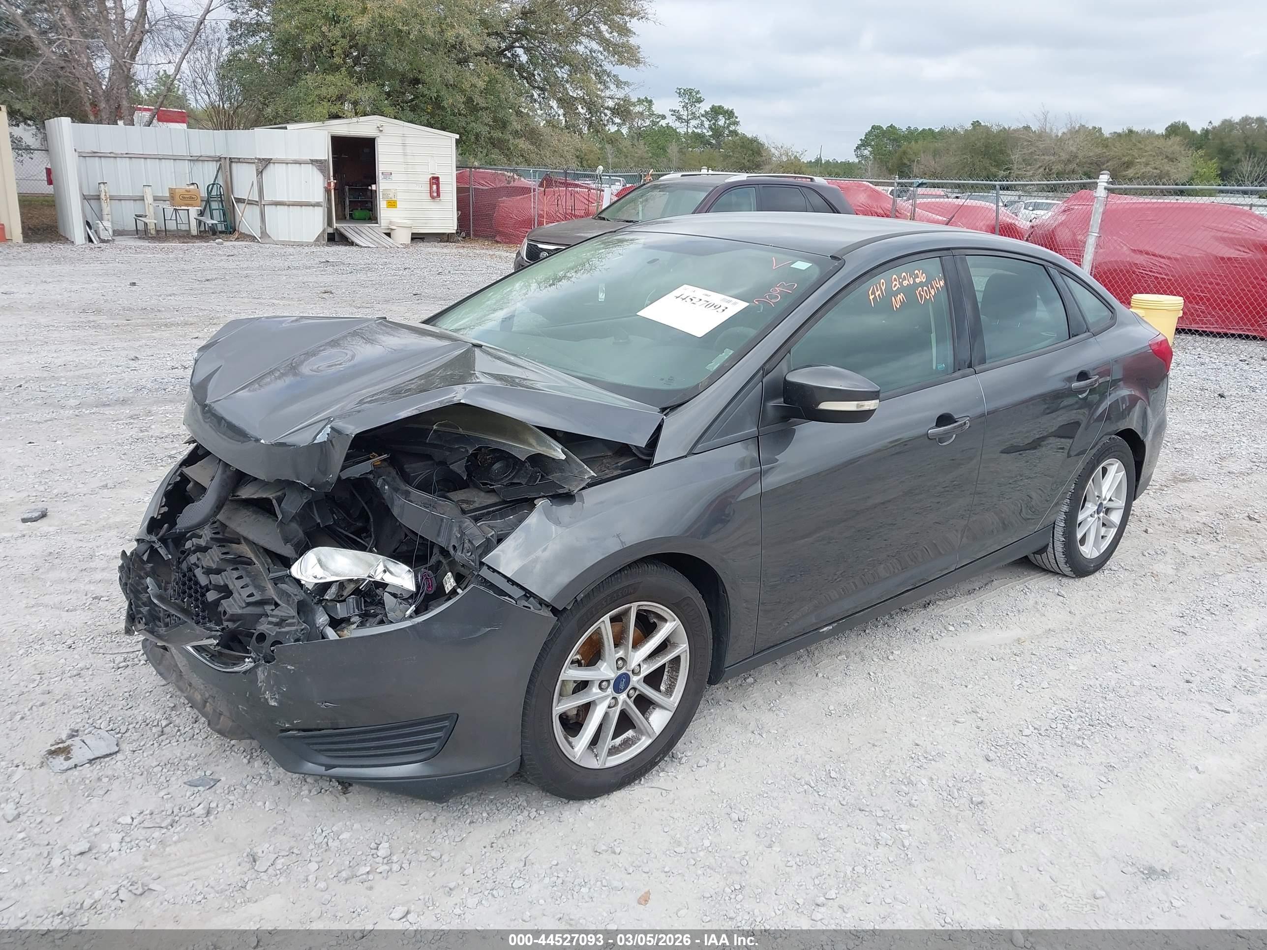 FORD FOCUS image 2