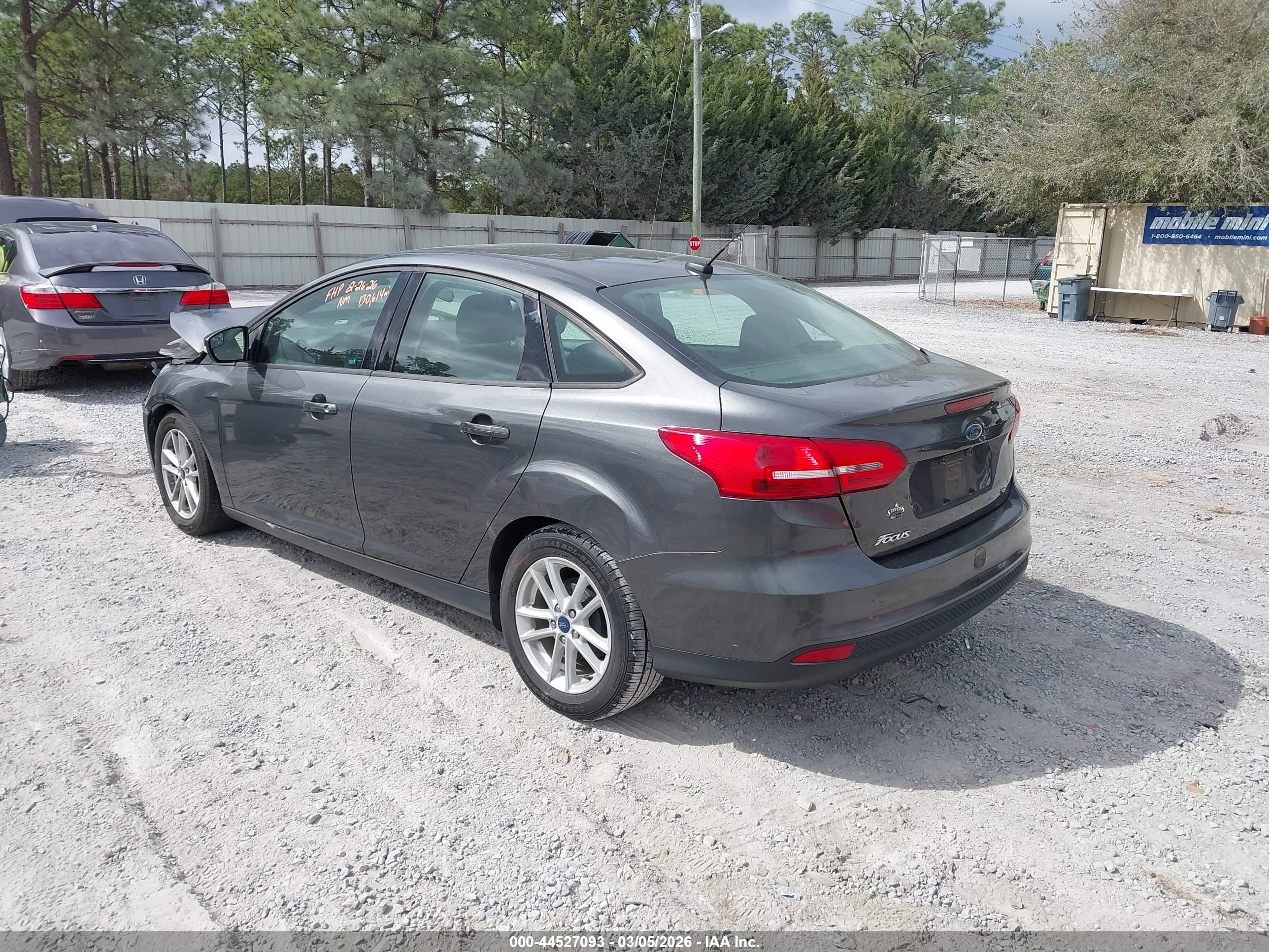FORD FOCUS image 3