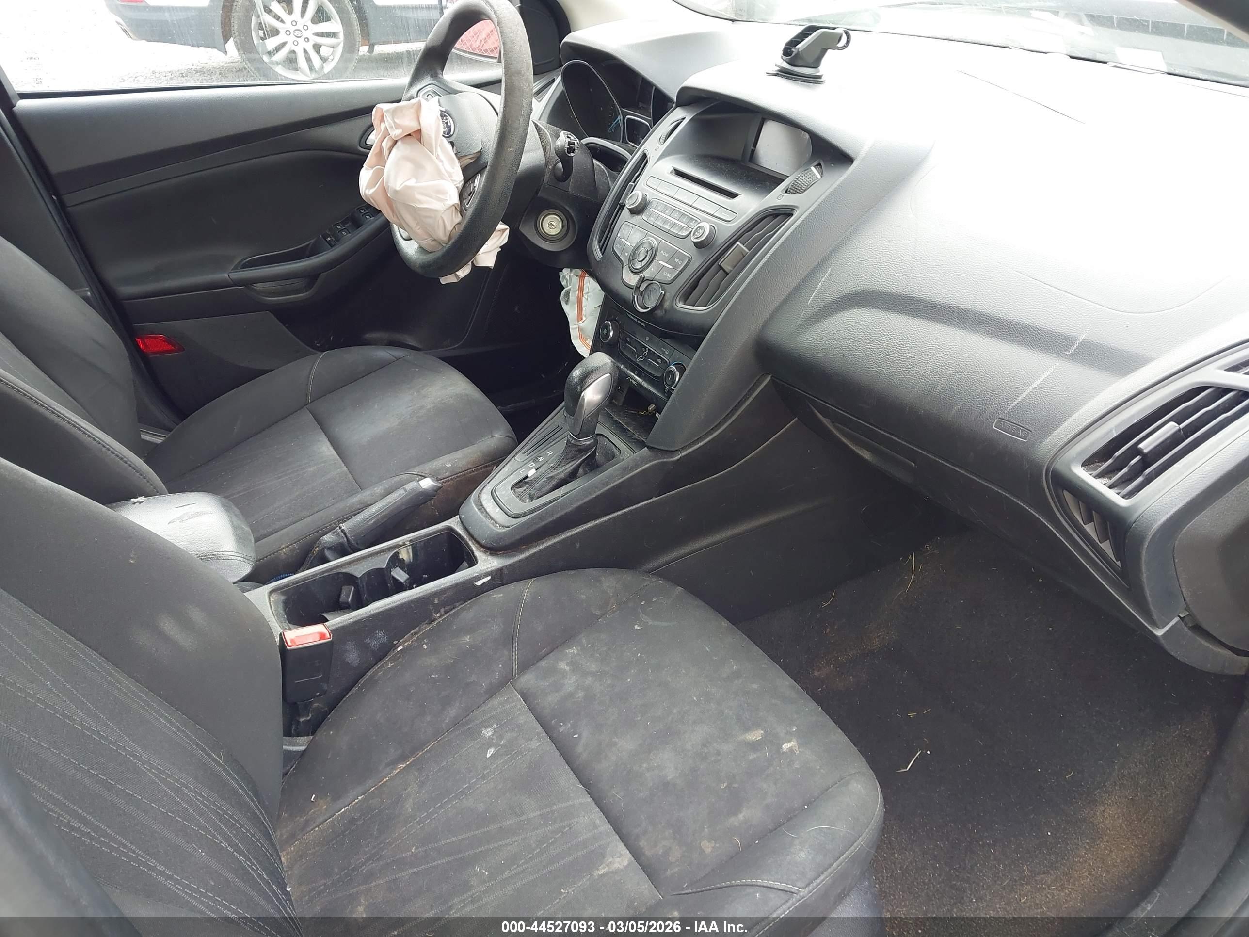 FORD FOCUS image 5