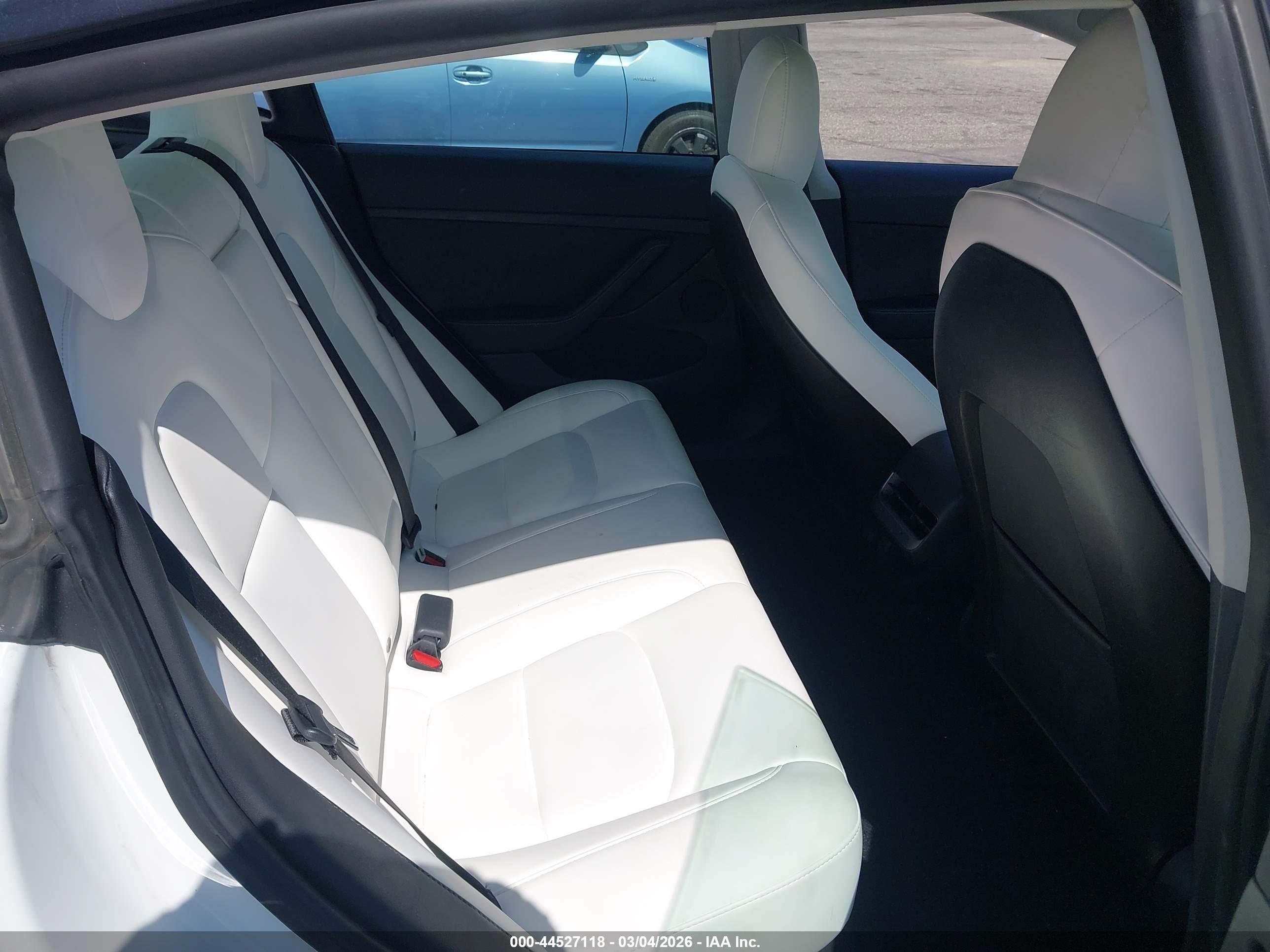 TESLA MODEL image 8