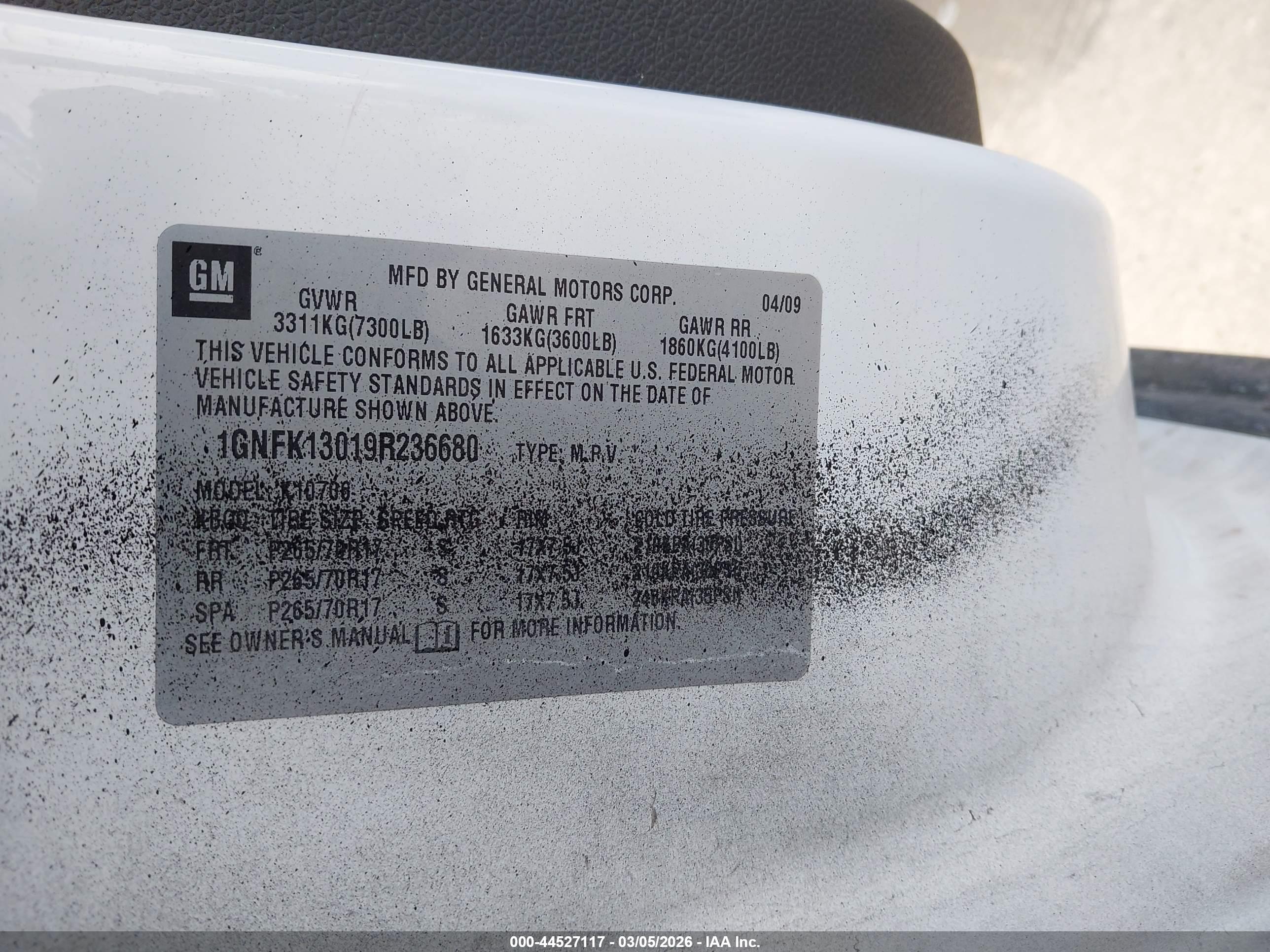 CHEVROLET TAHOE image 9