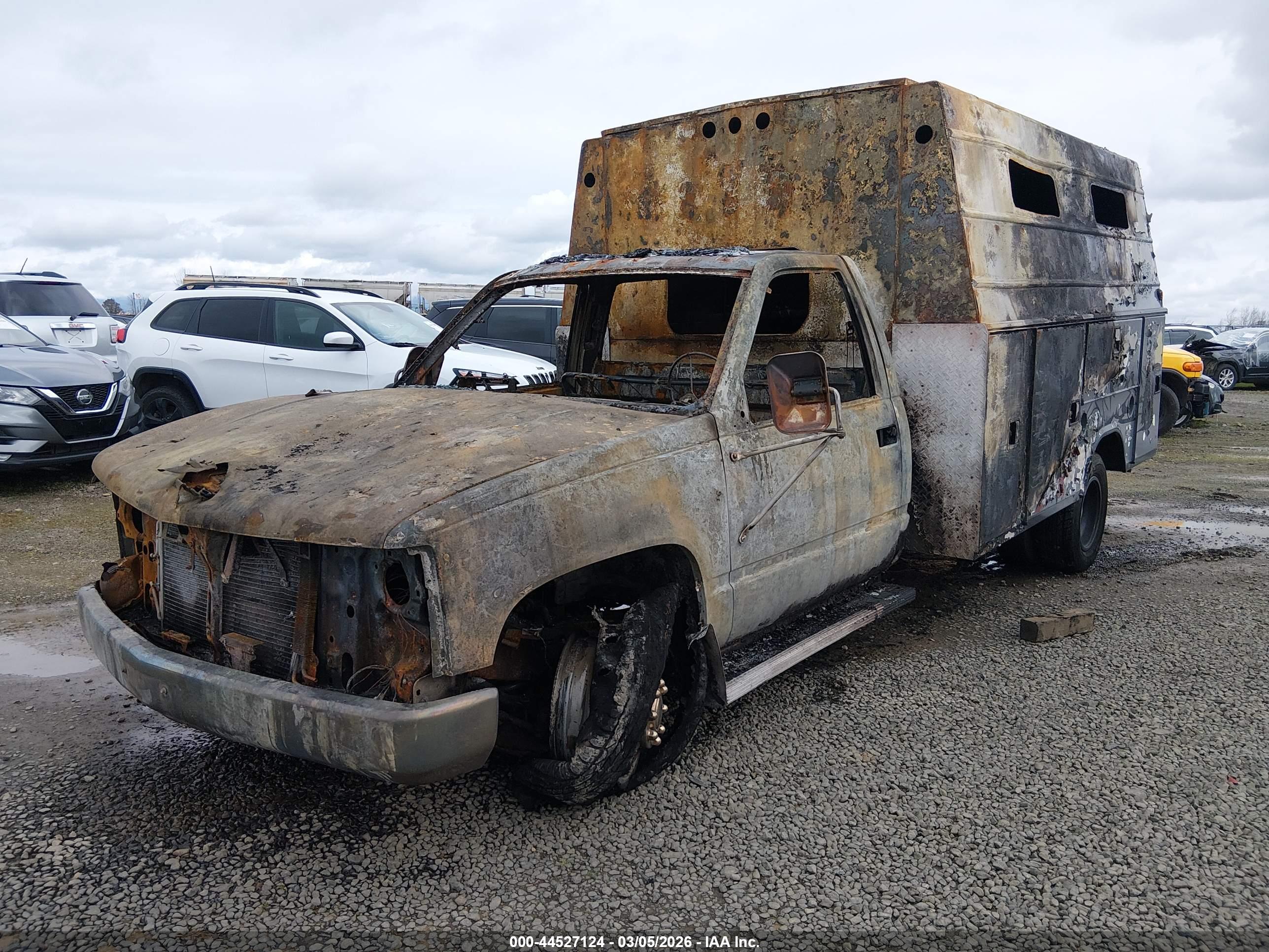 CHEVROLET C3500 image 2