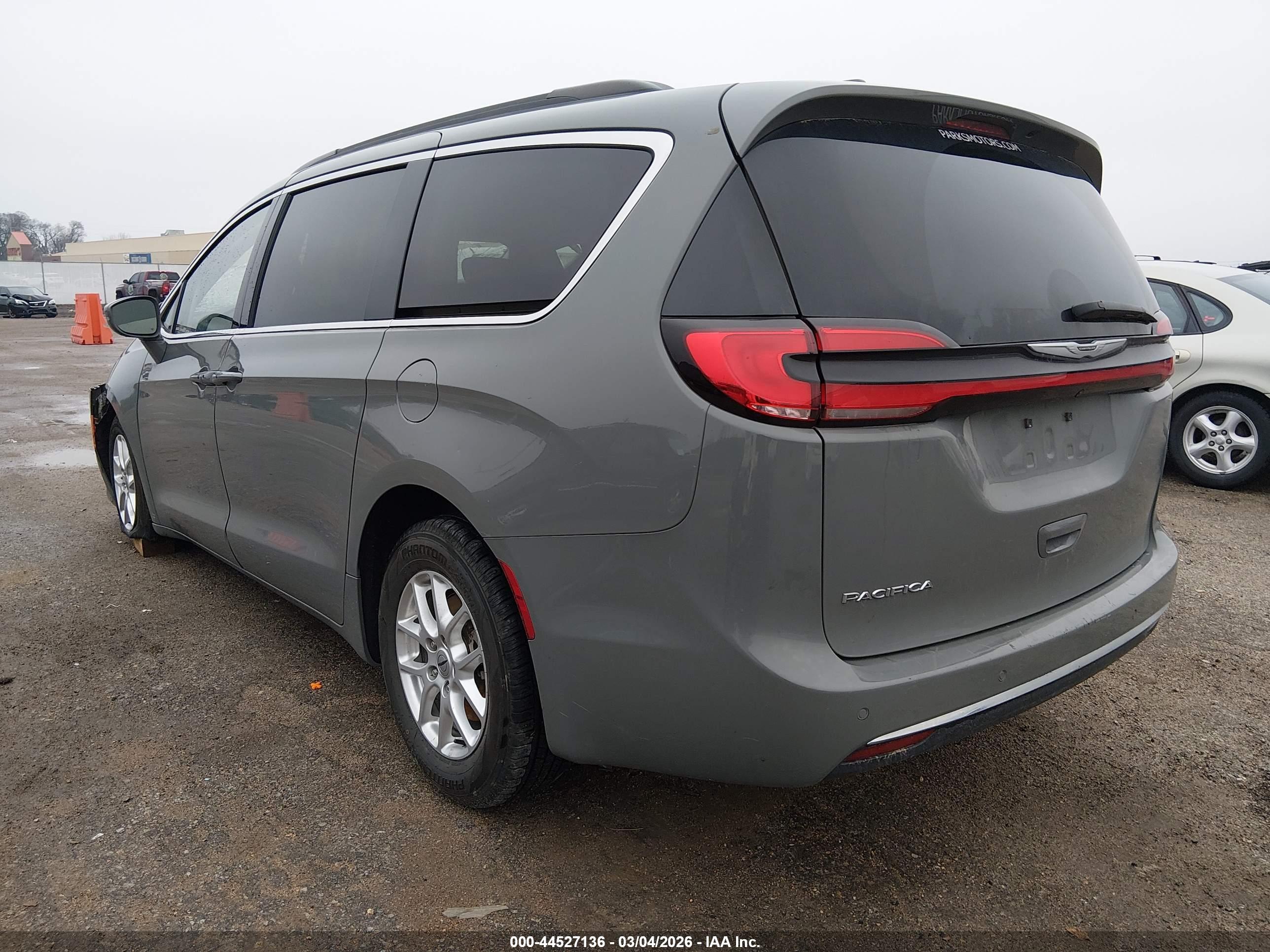 CHRYSLER PACIFICA image 3