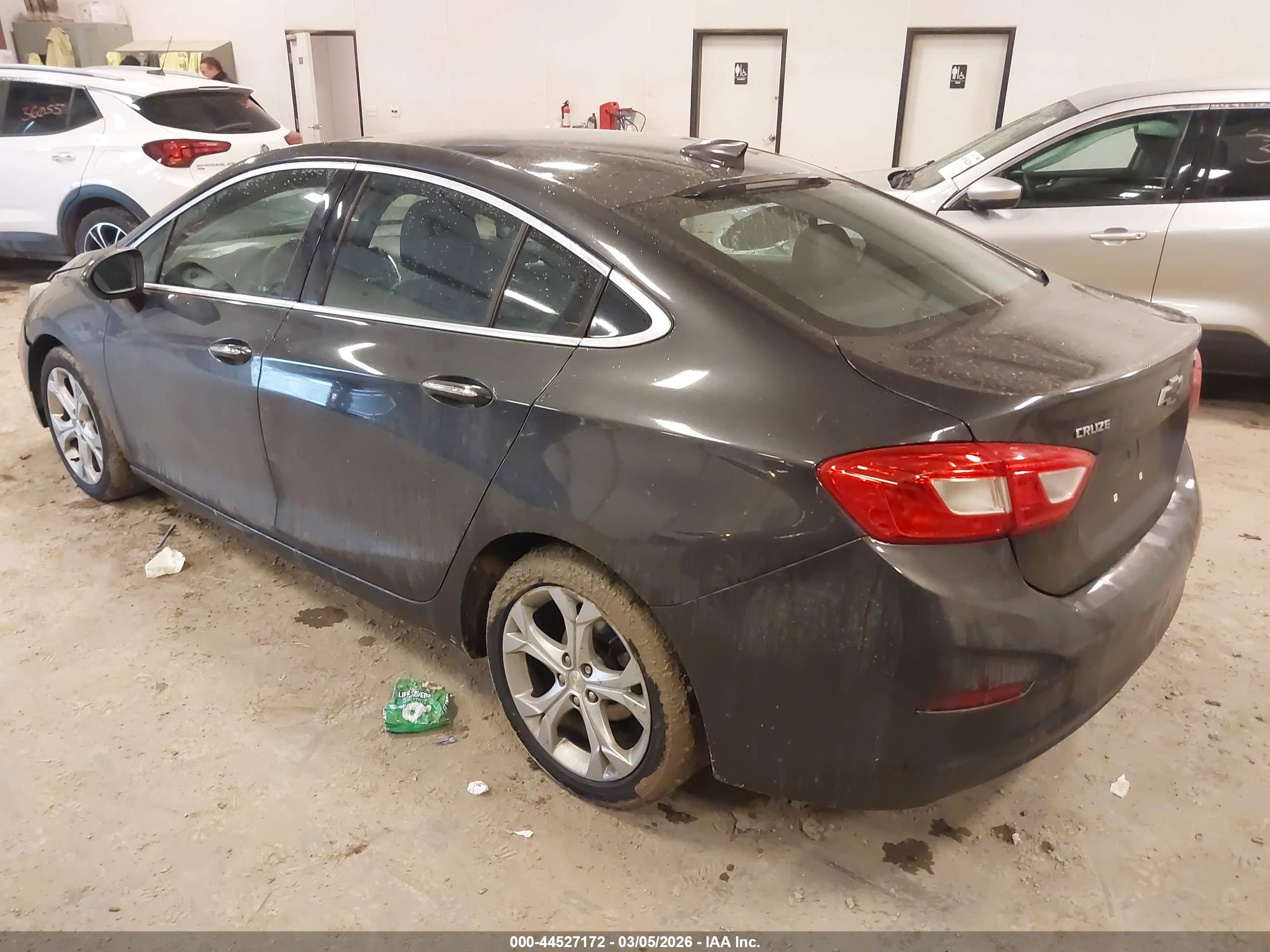 CHEVROLET CRUZE image 3