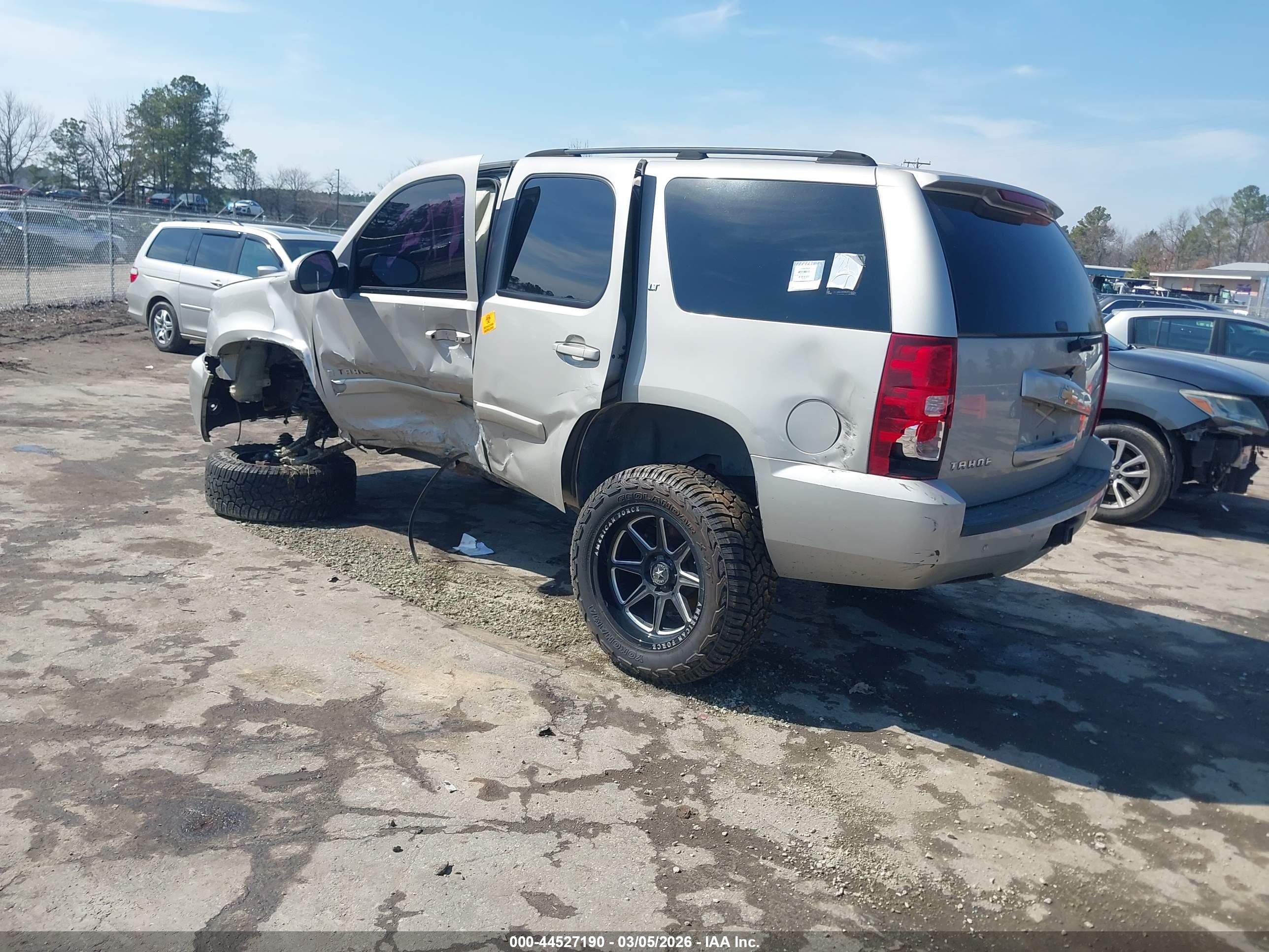 CHEVROLET TAHOE image 3
