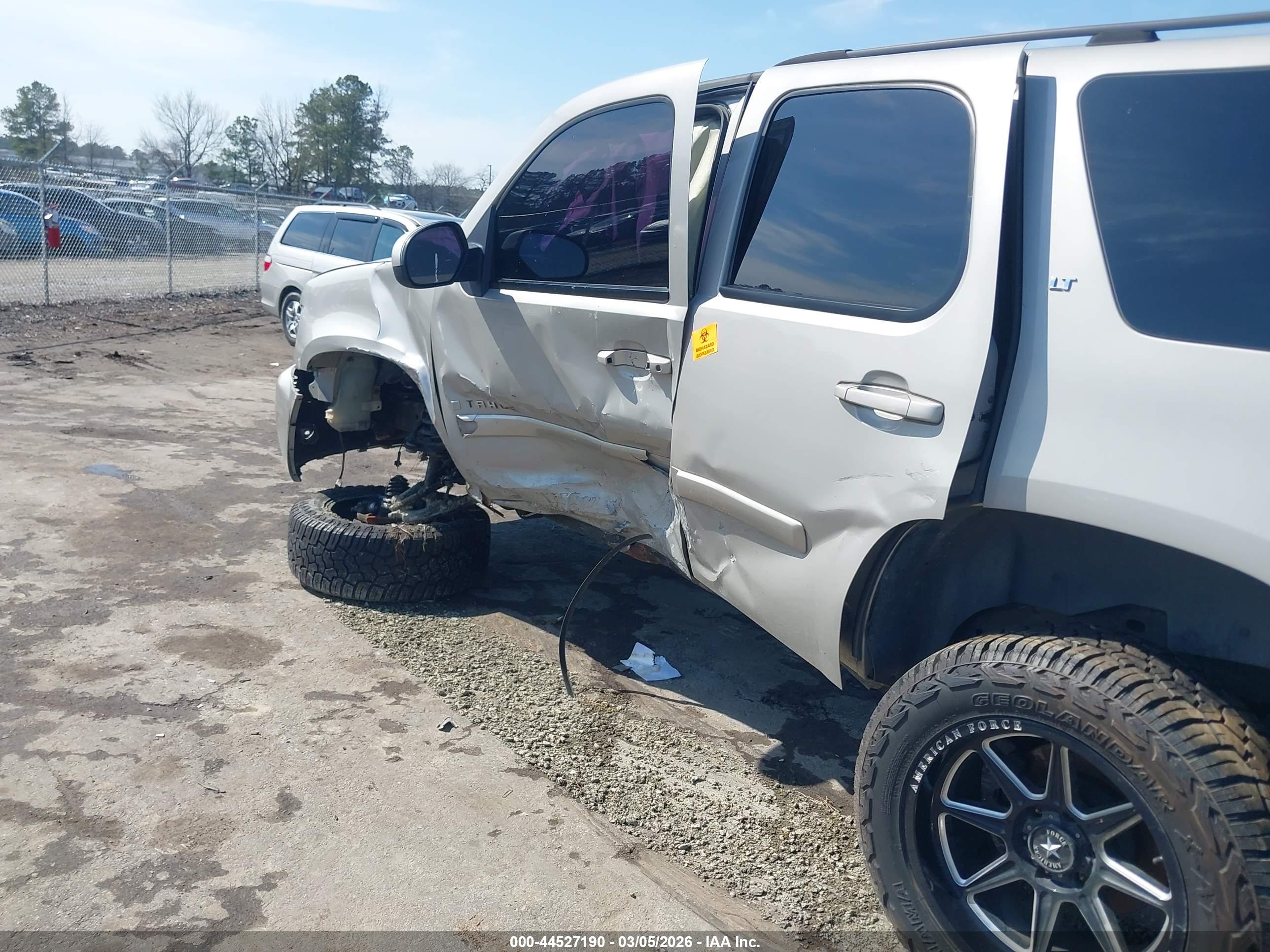 CHEVROLET TAHOE image 6