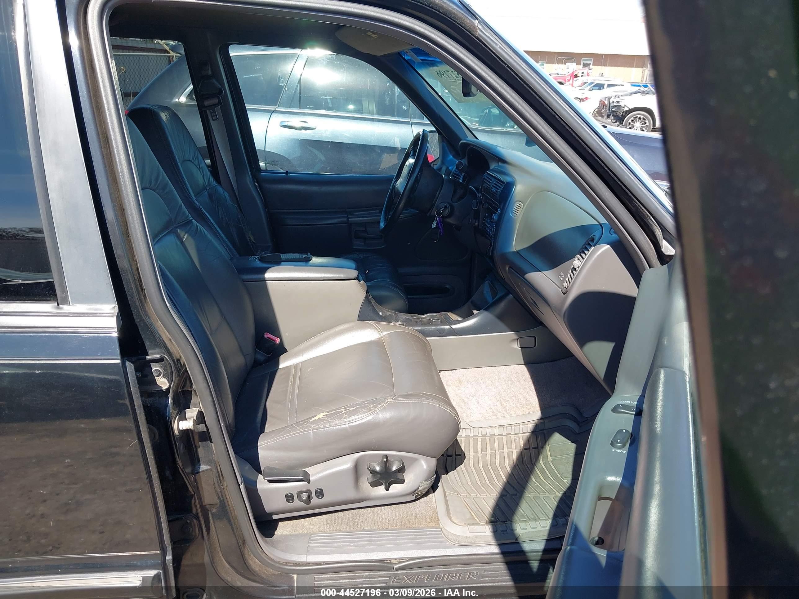 FORD EXPLORER image 5