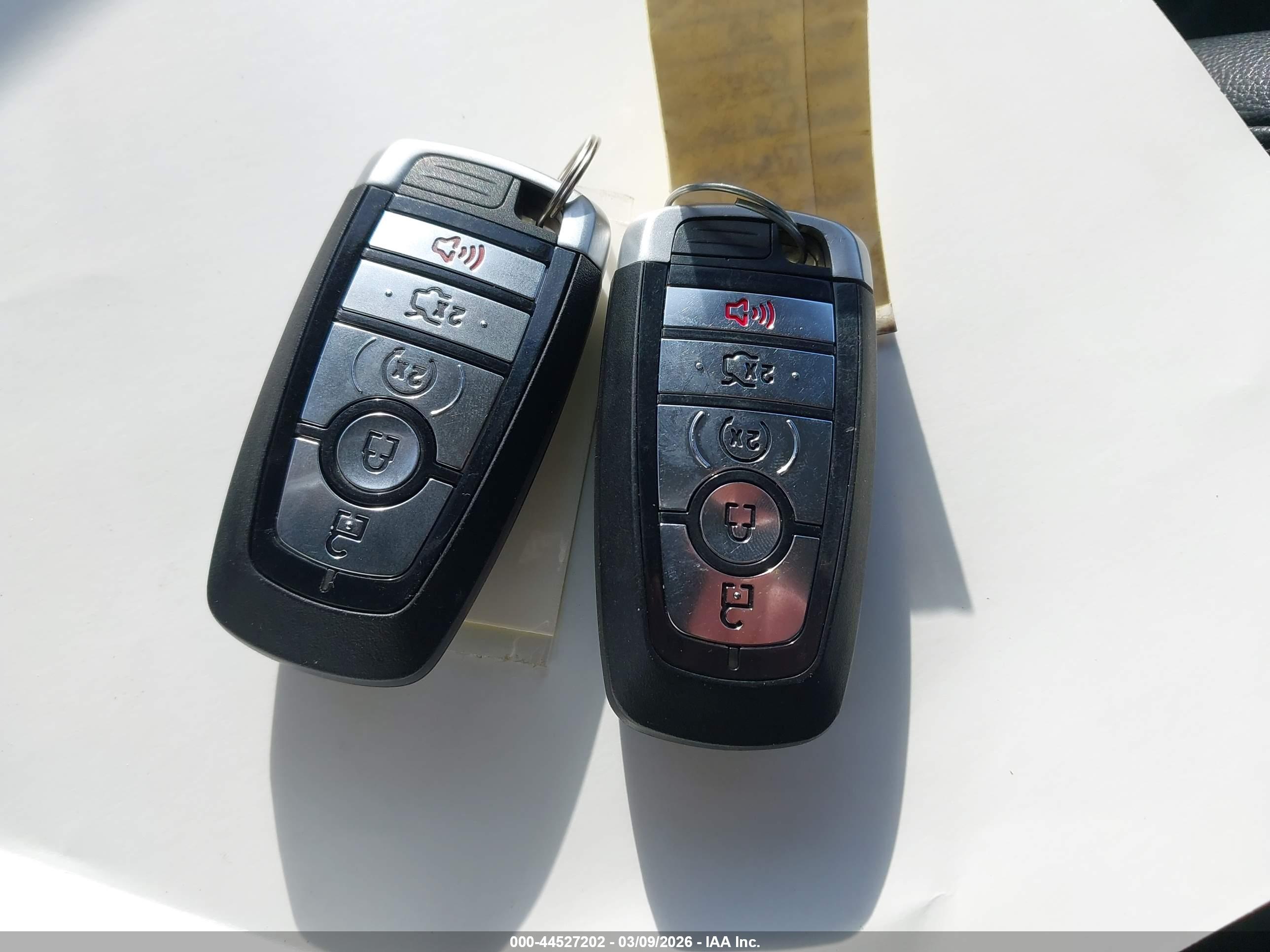 FORD FUSION image 11