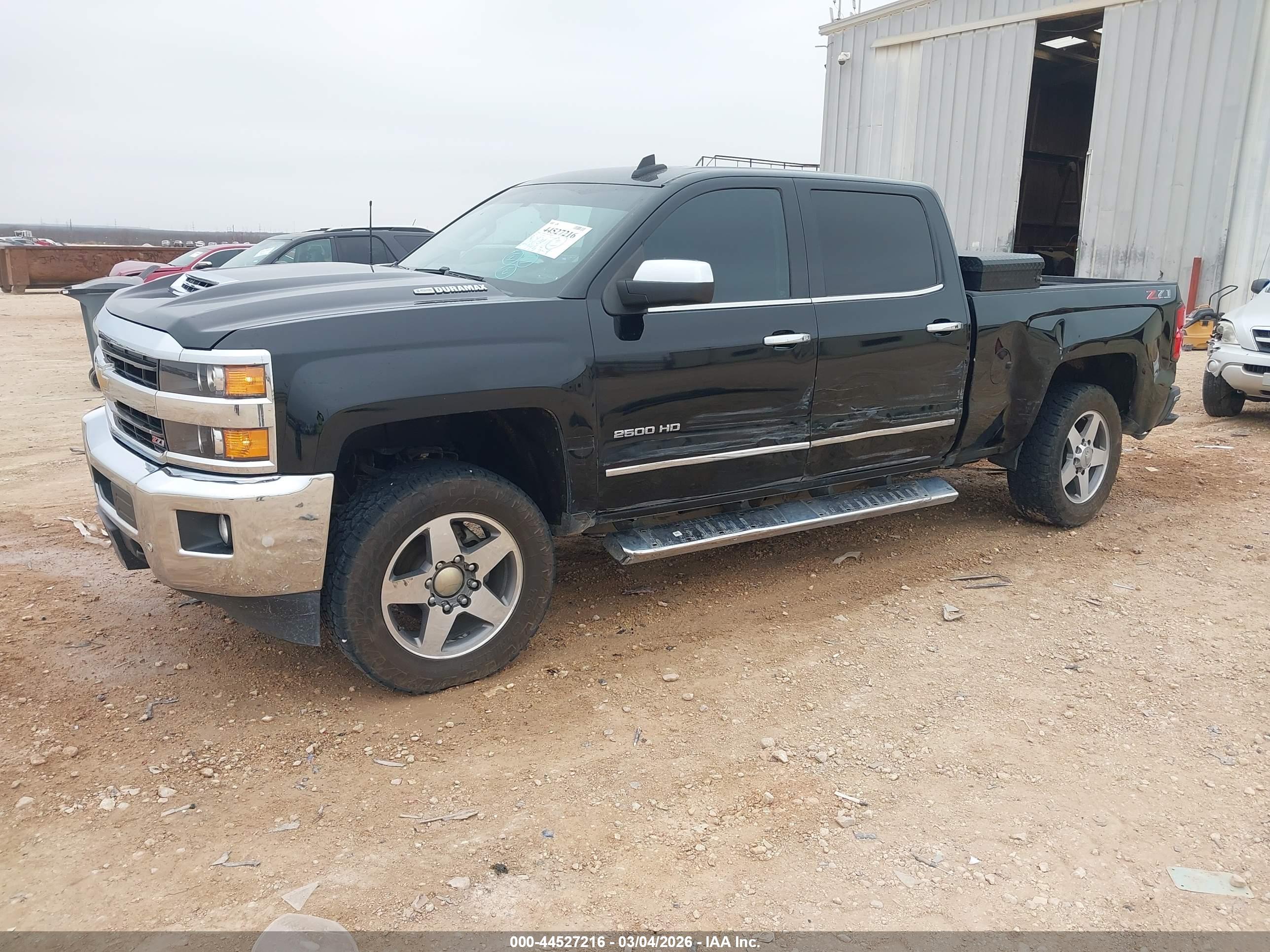 CHEVROLET SILVERADO image 2