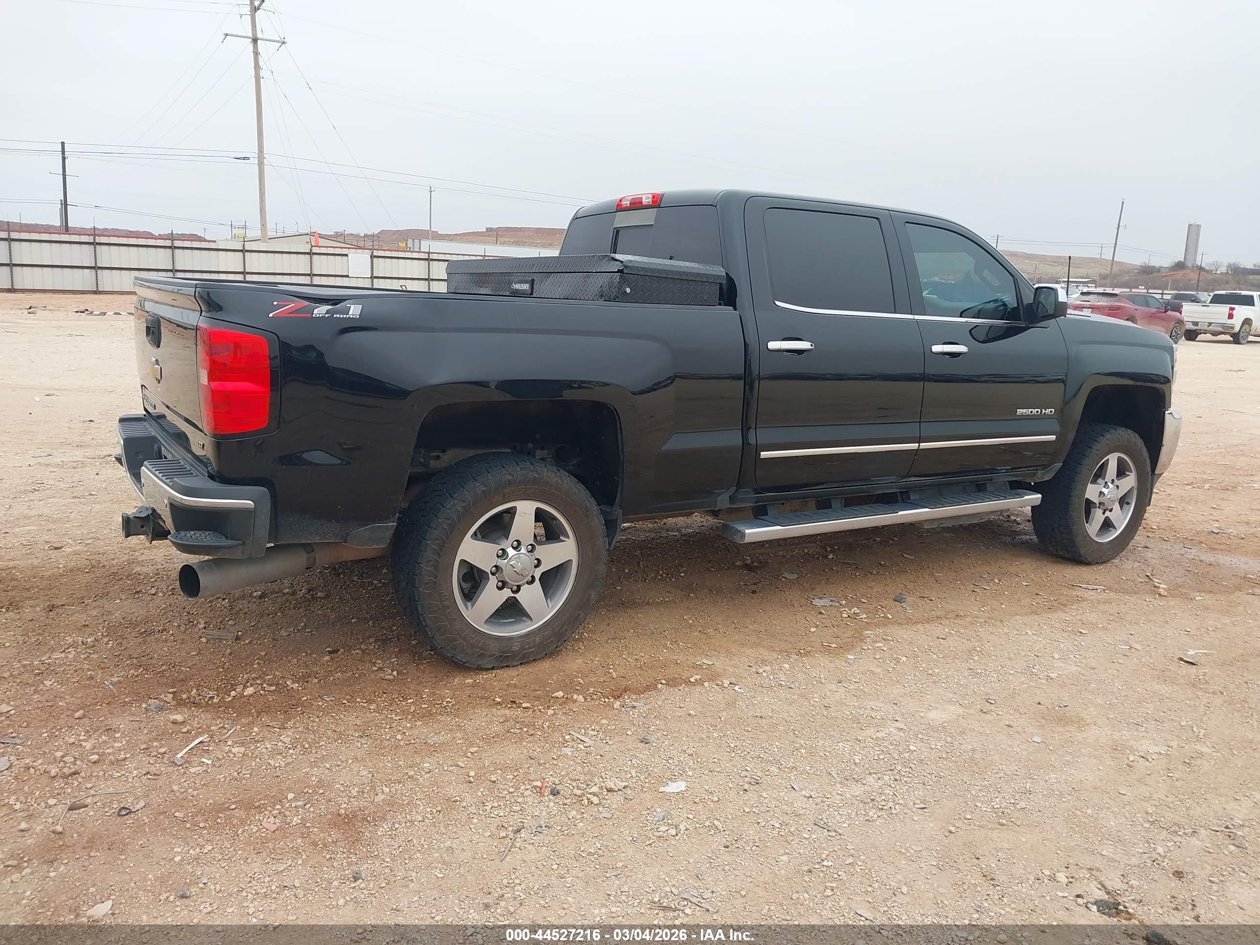 CHEVROLET SILVERADO image 4