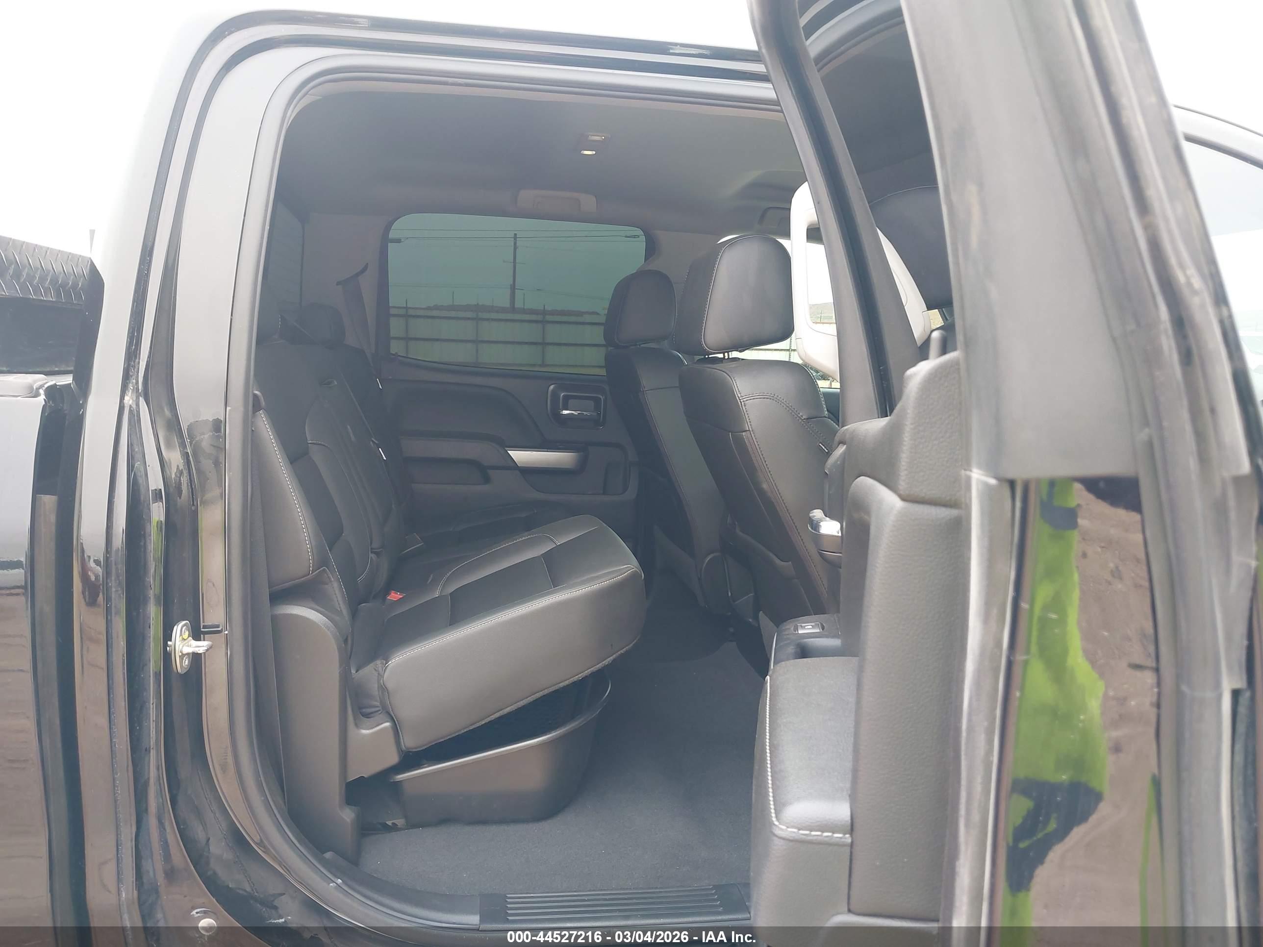 CHEVROLET SILVERADO image 8