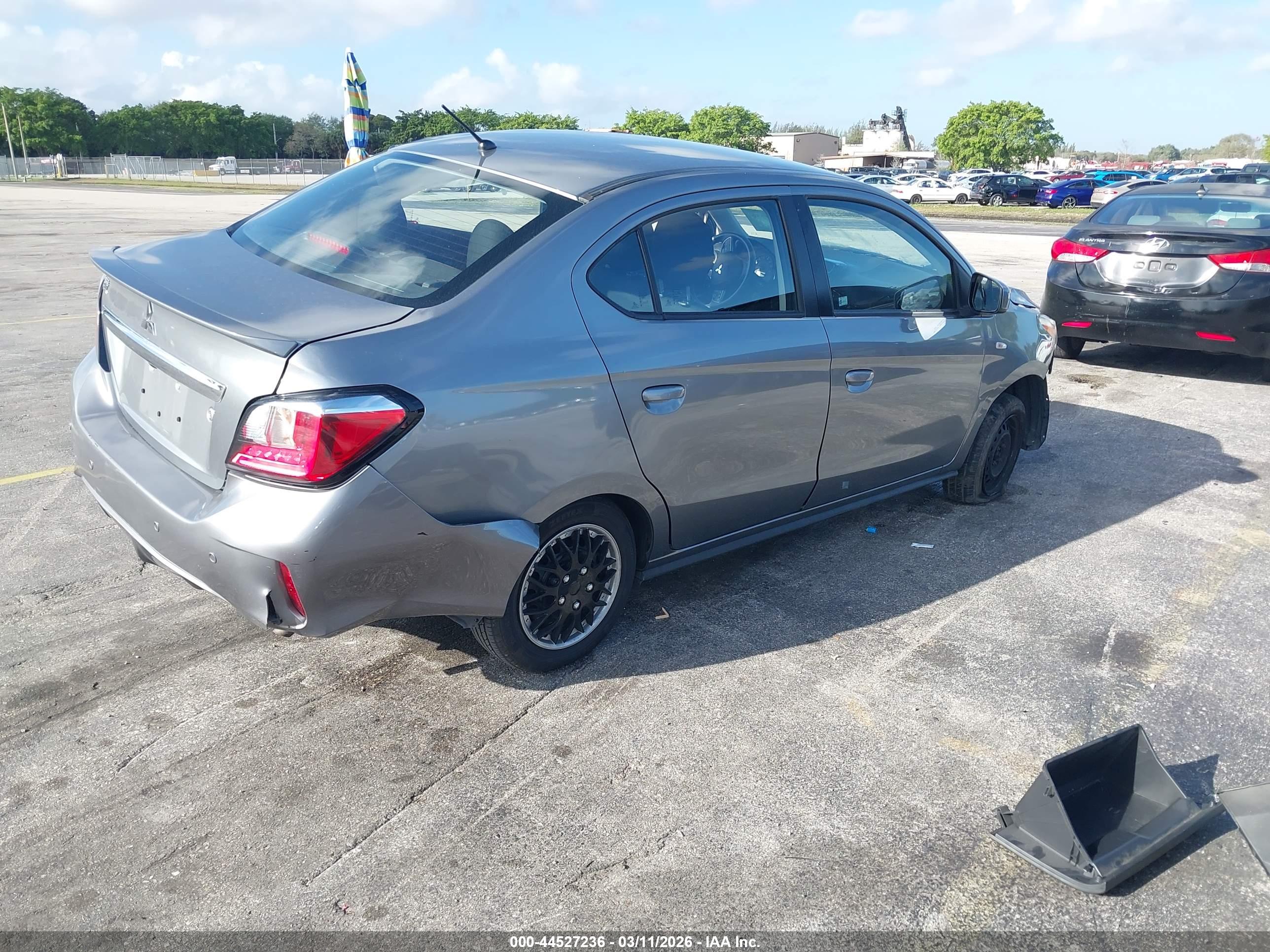 MITSUBISHI MIRAGE image 4