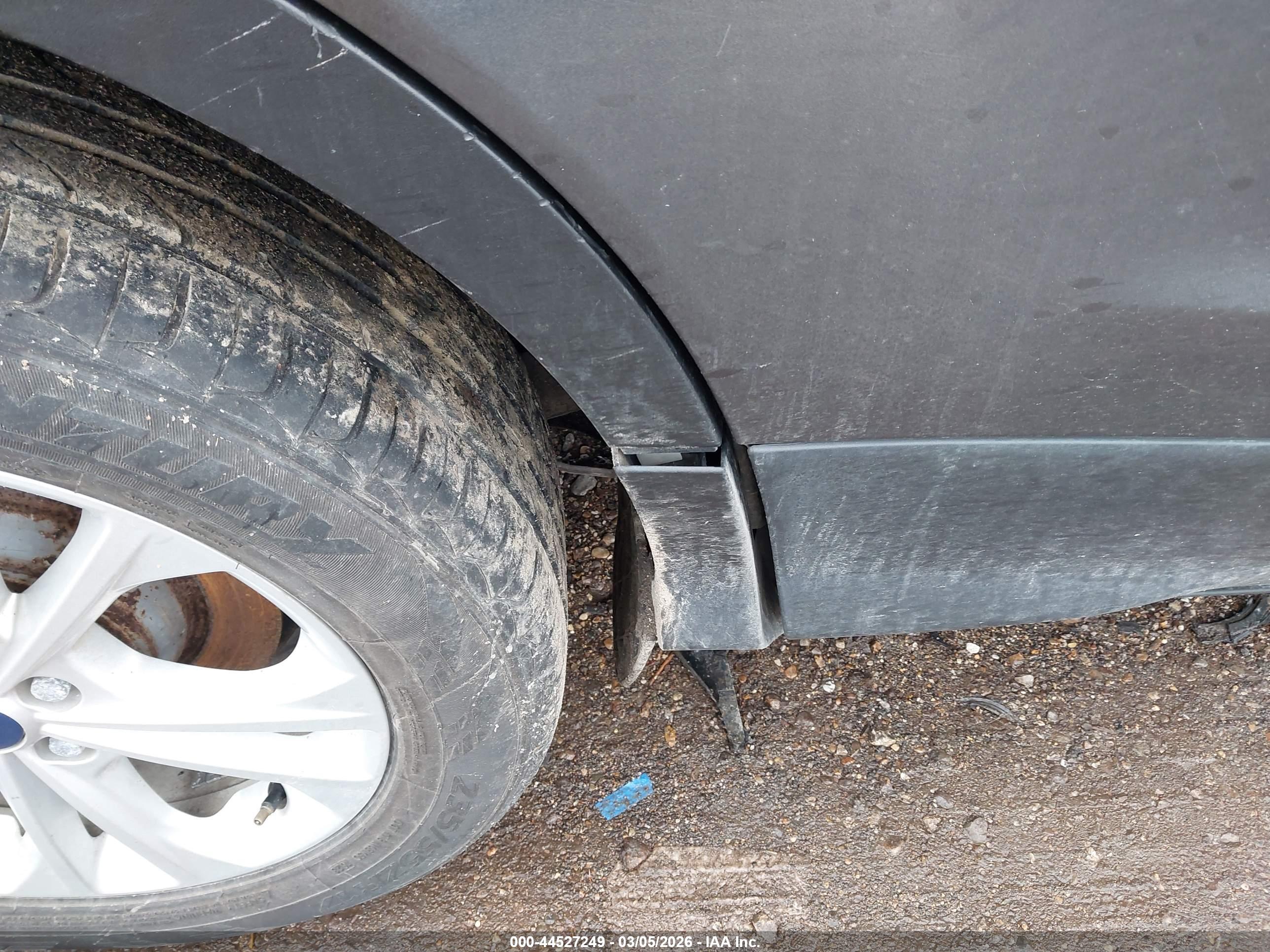 FORD ESCAPE image 6