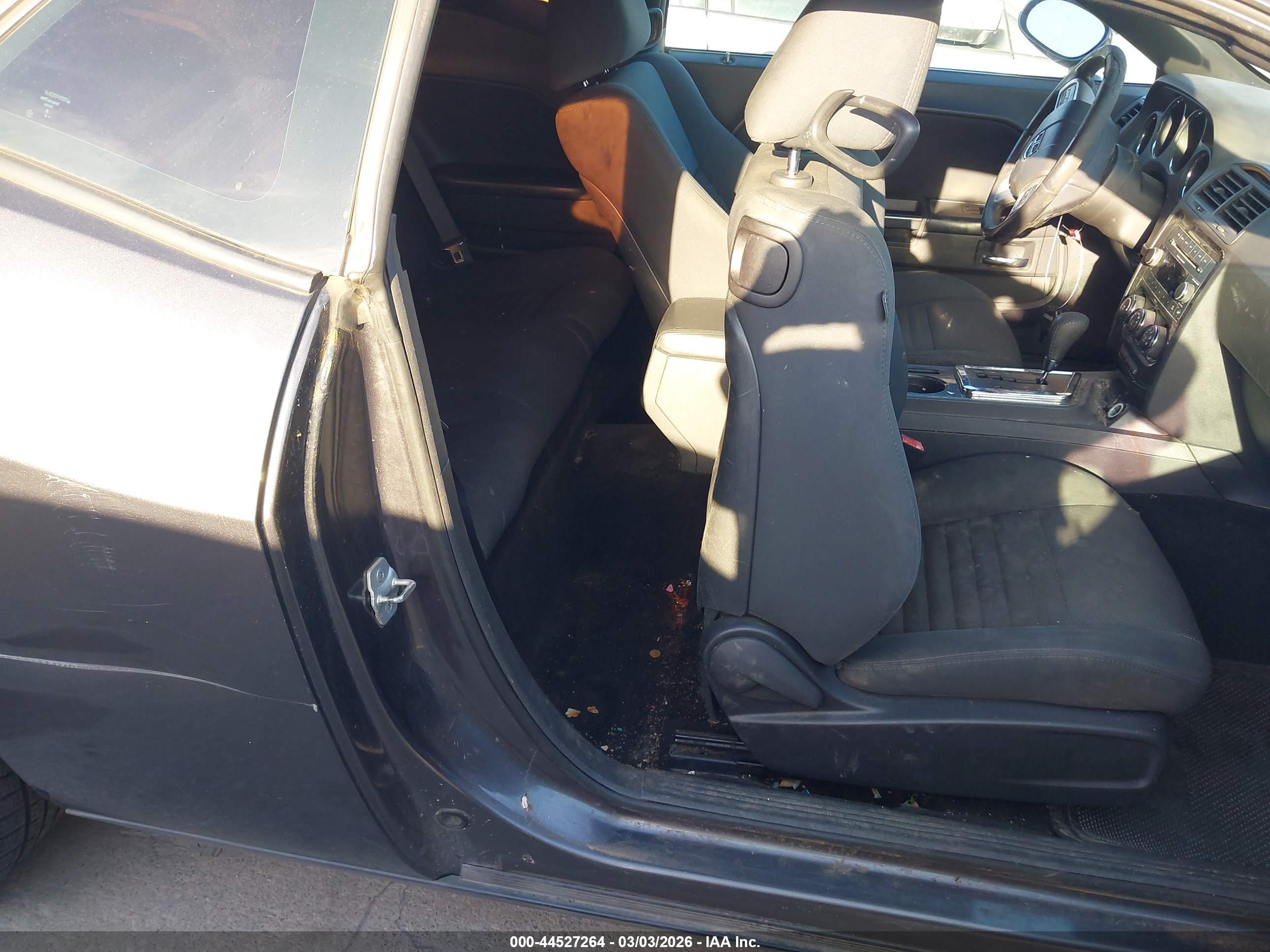 DODGE CHALLENGER image 8