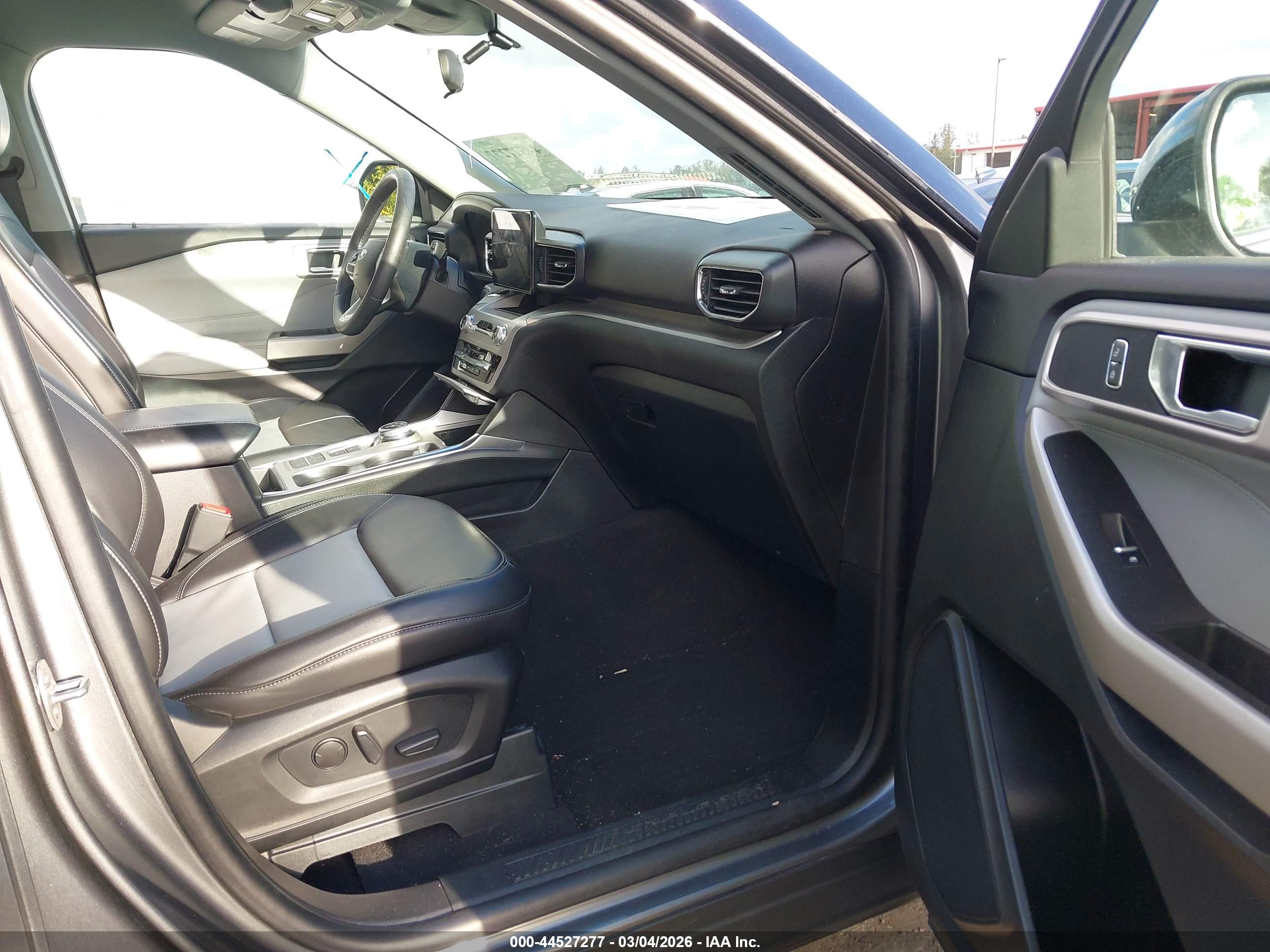 FORD EXPLORER image 5