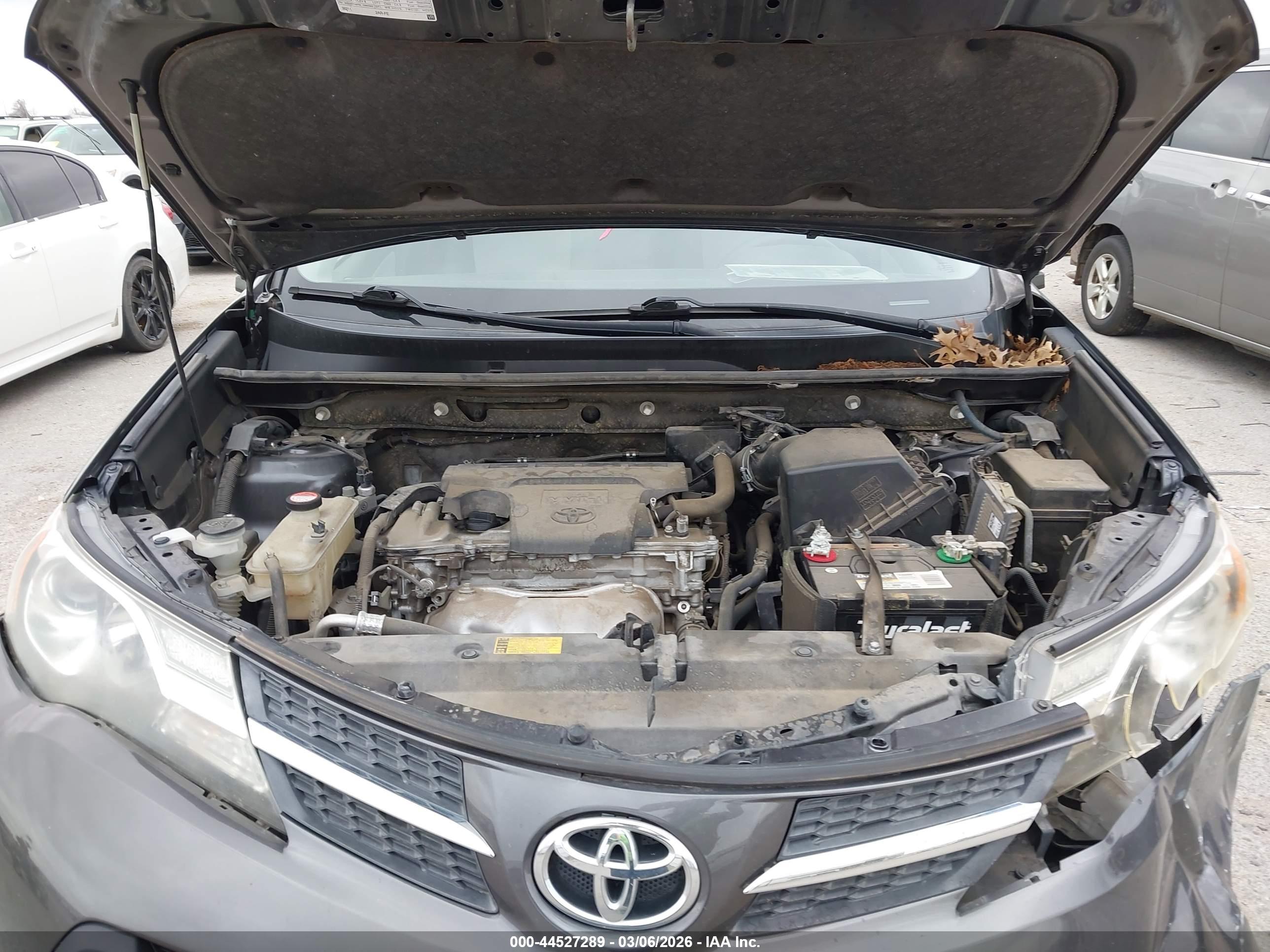 TOYOTA RAV4 image 10