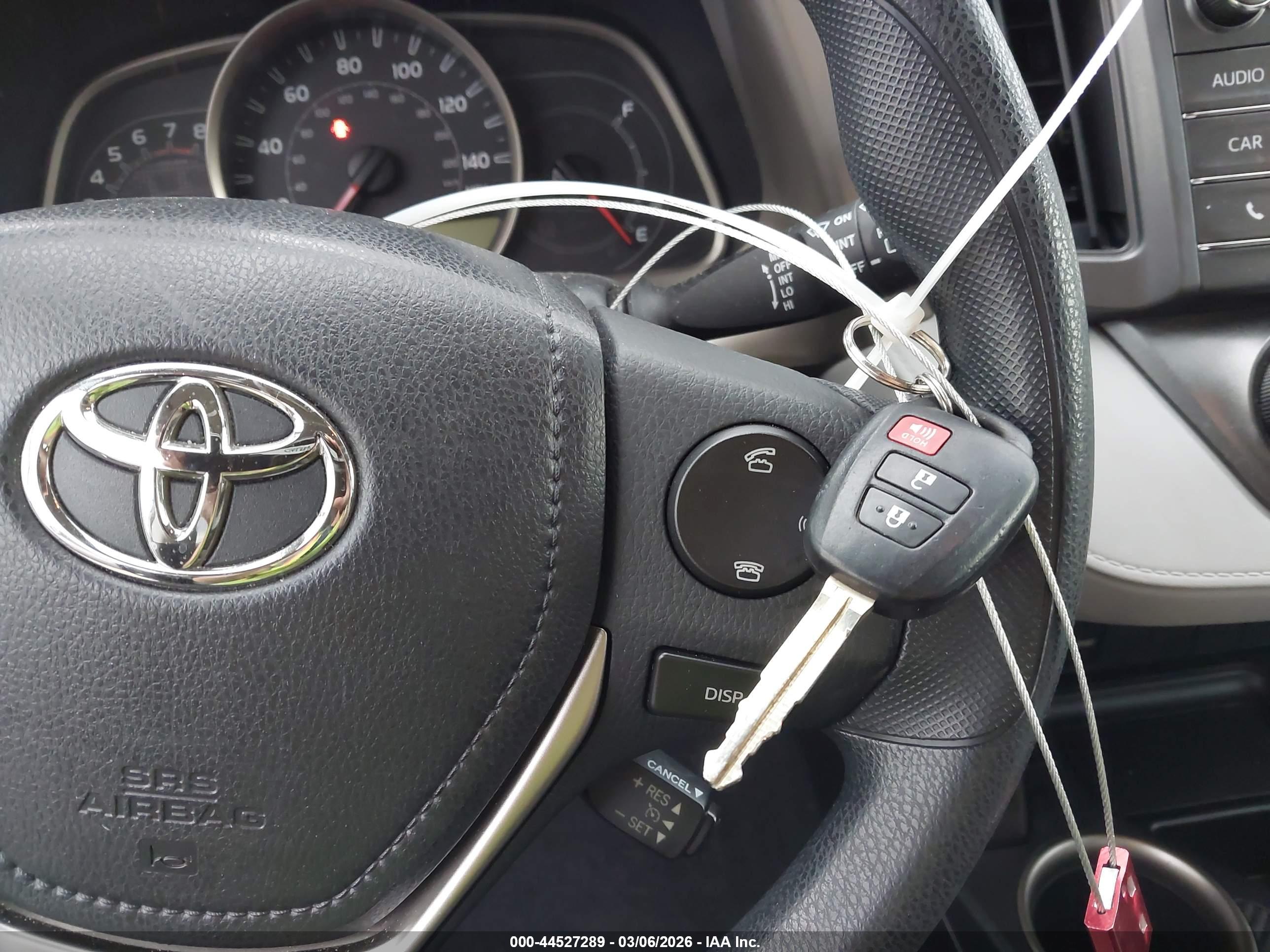 TOYOTA RAV4 image 11