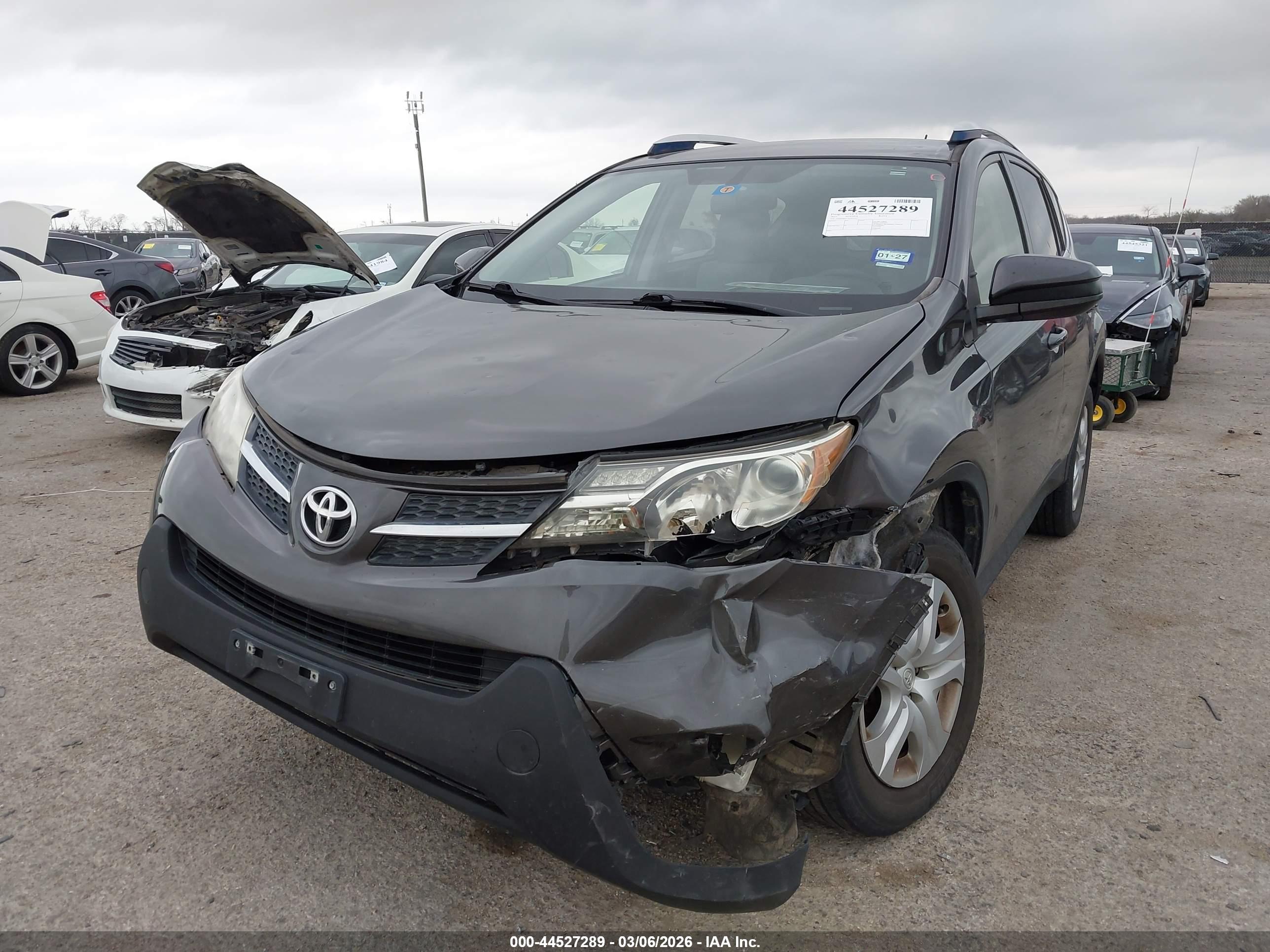 TOYOTA RAV4 image 2