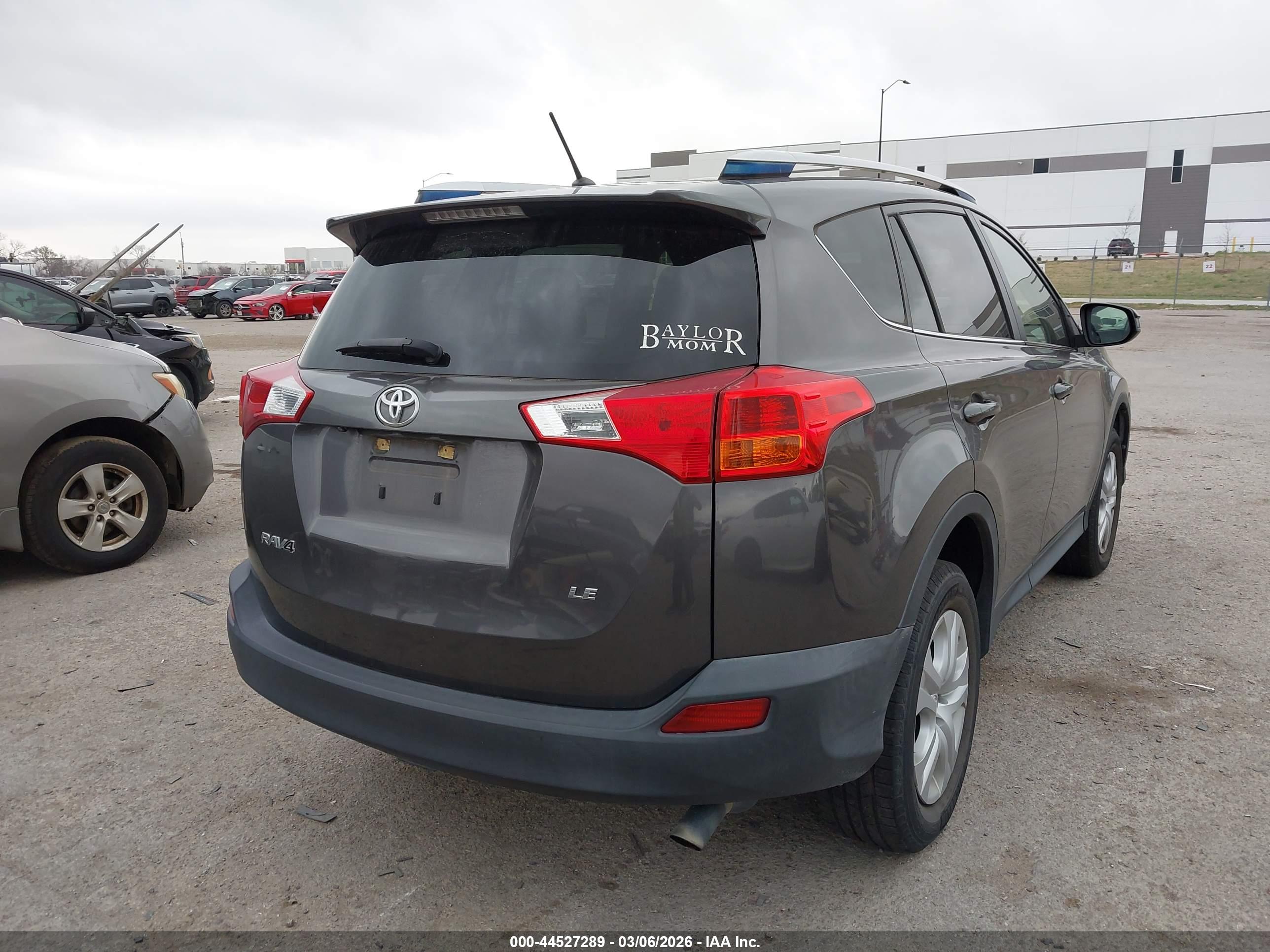 TOYOTA RAV4 image 4