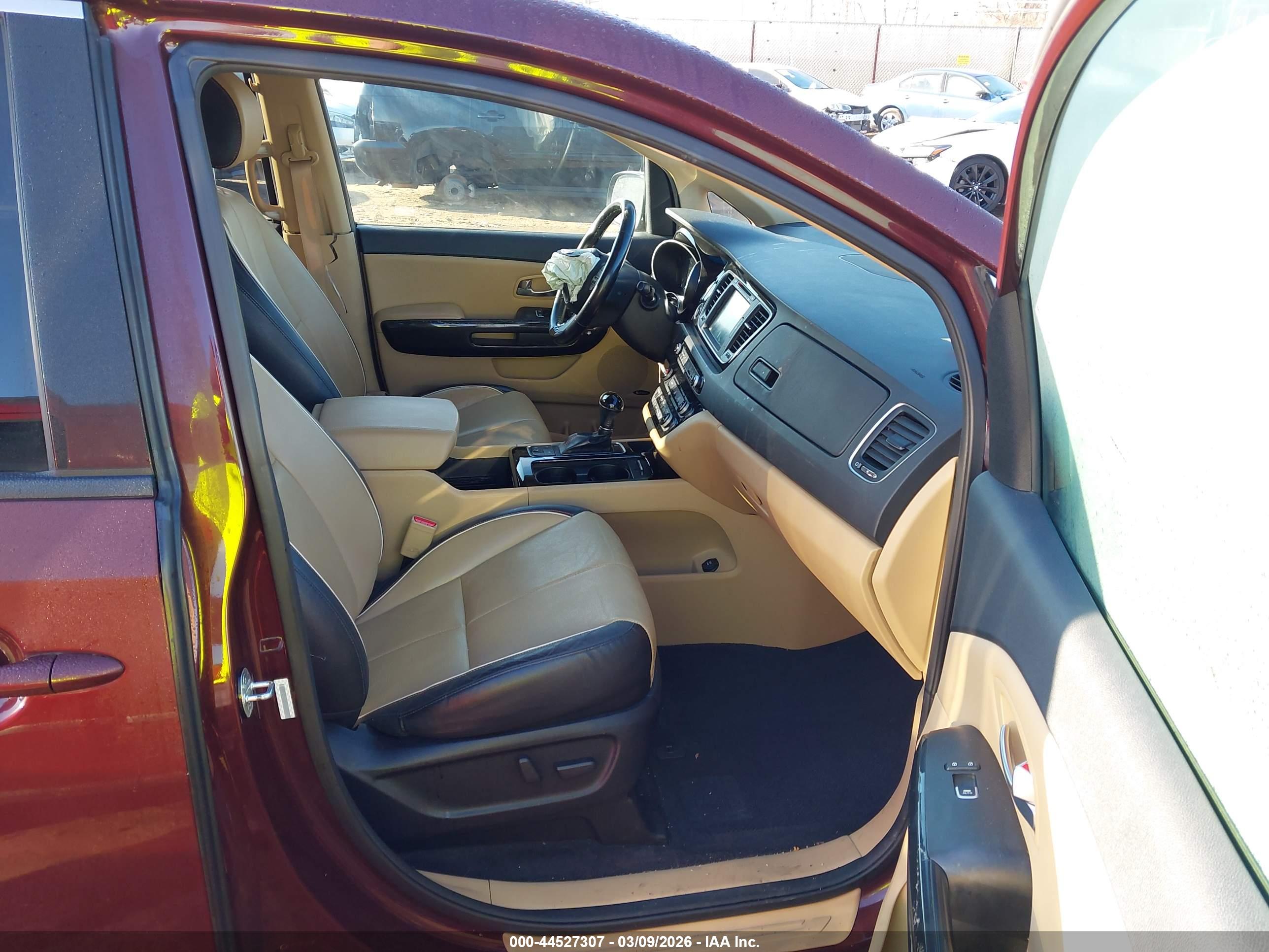 KIA SEDONA image 5