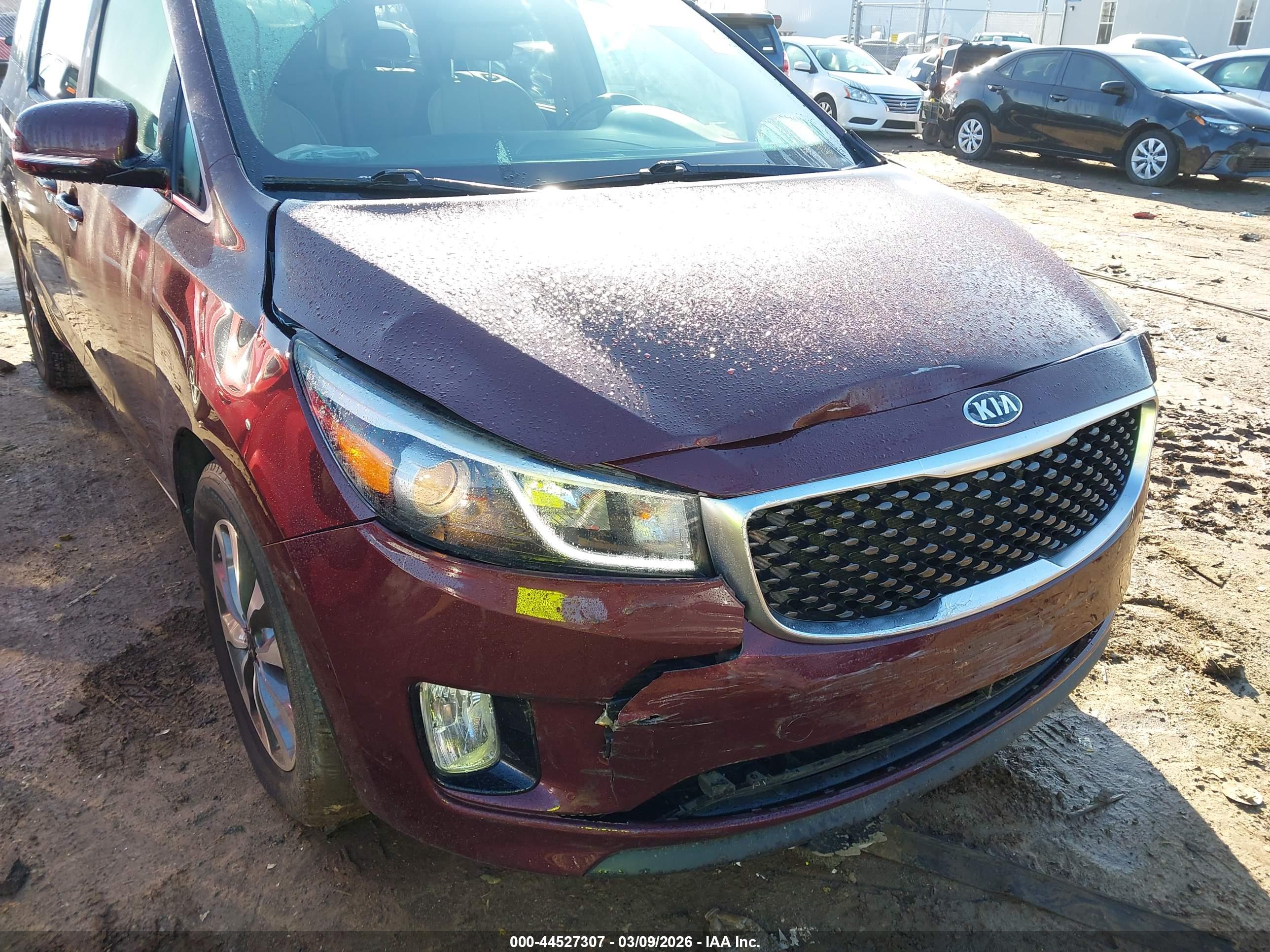 KIA SEDONA image 6