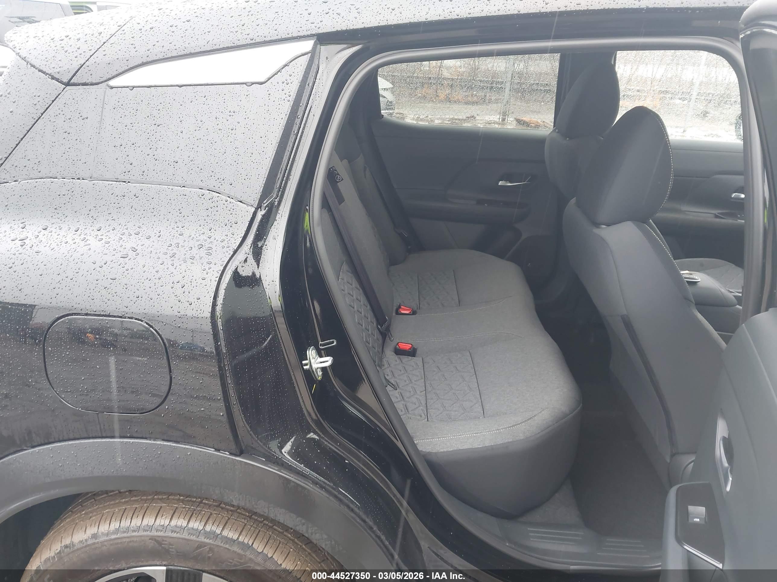 NISSAN KICKS image 8