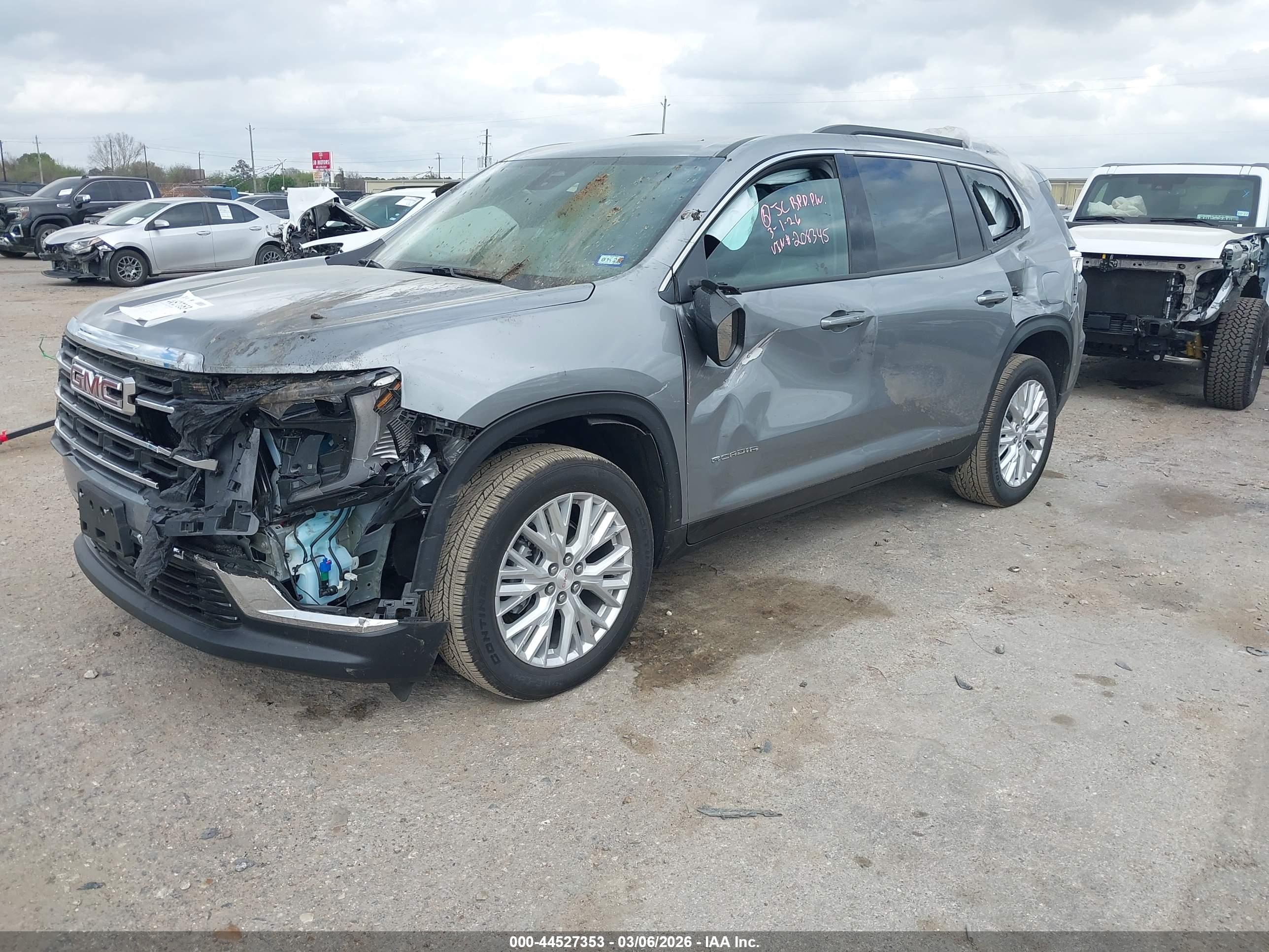 GMC ACADIA image 2