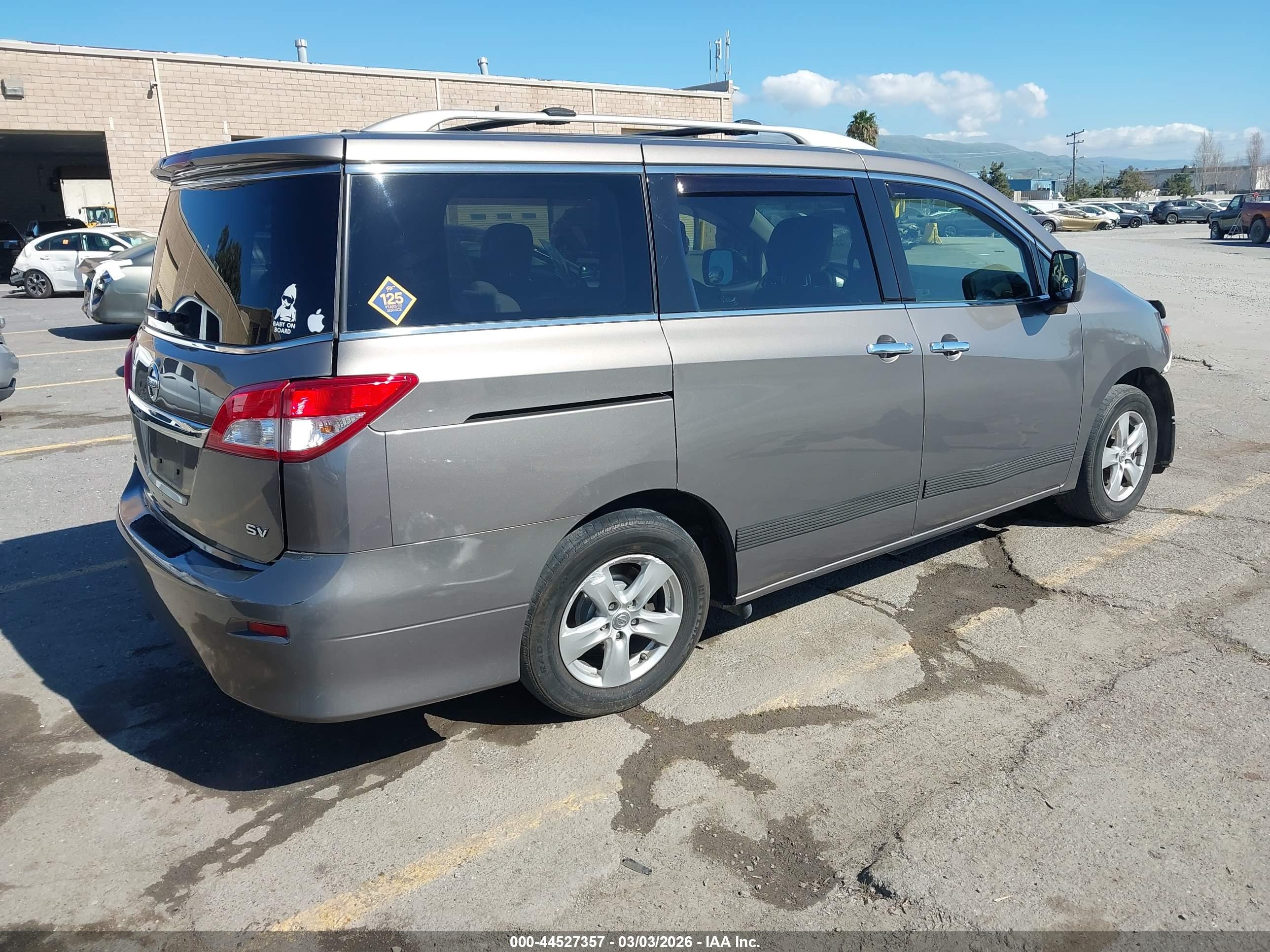 NISSAN QUEST image 4